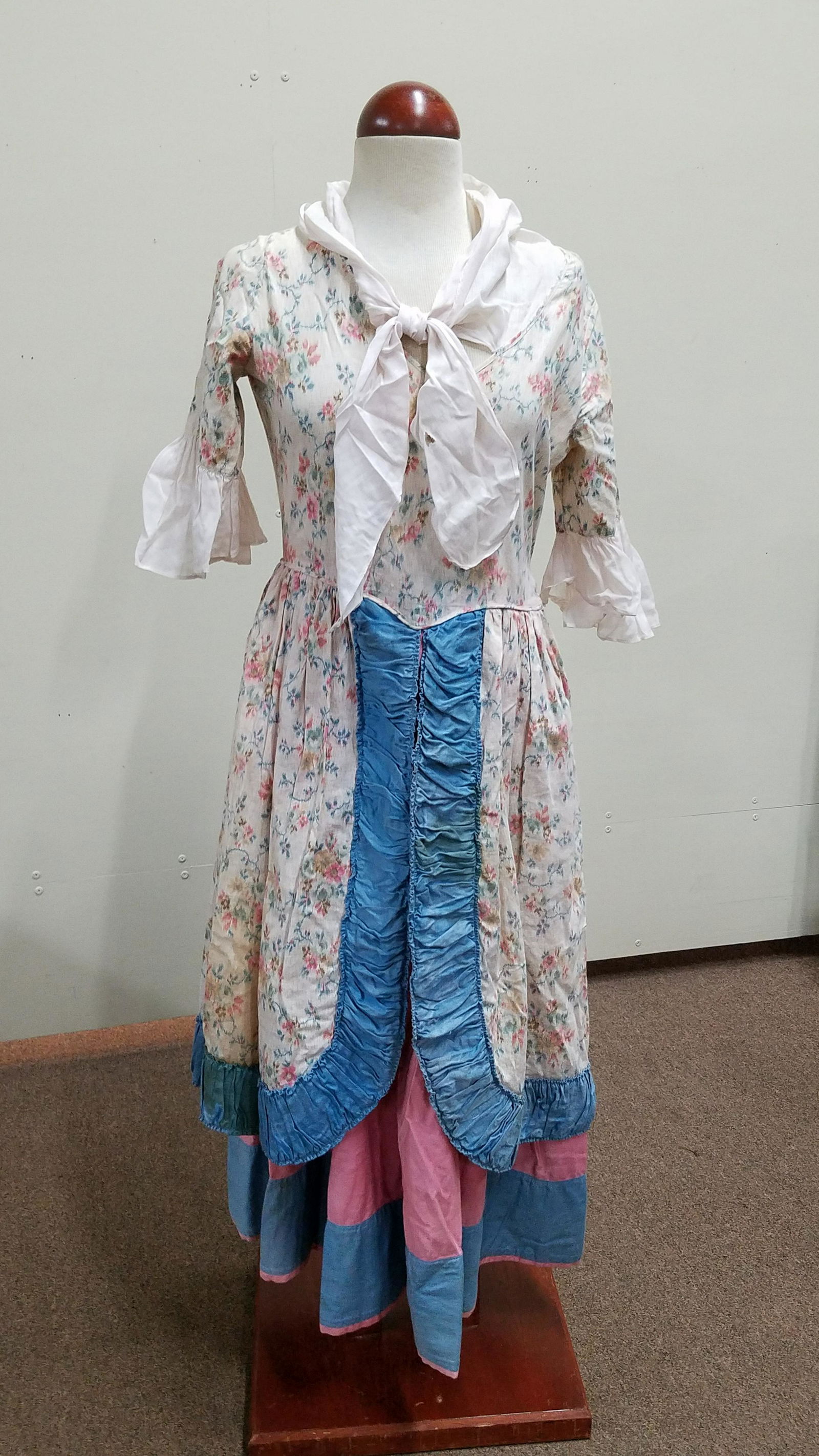 George Washington Bicentennial Costume (1 of 7)