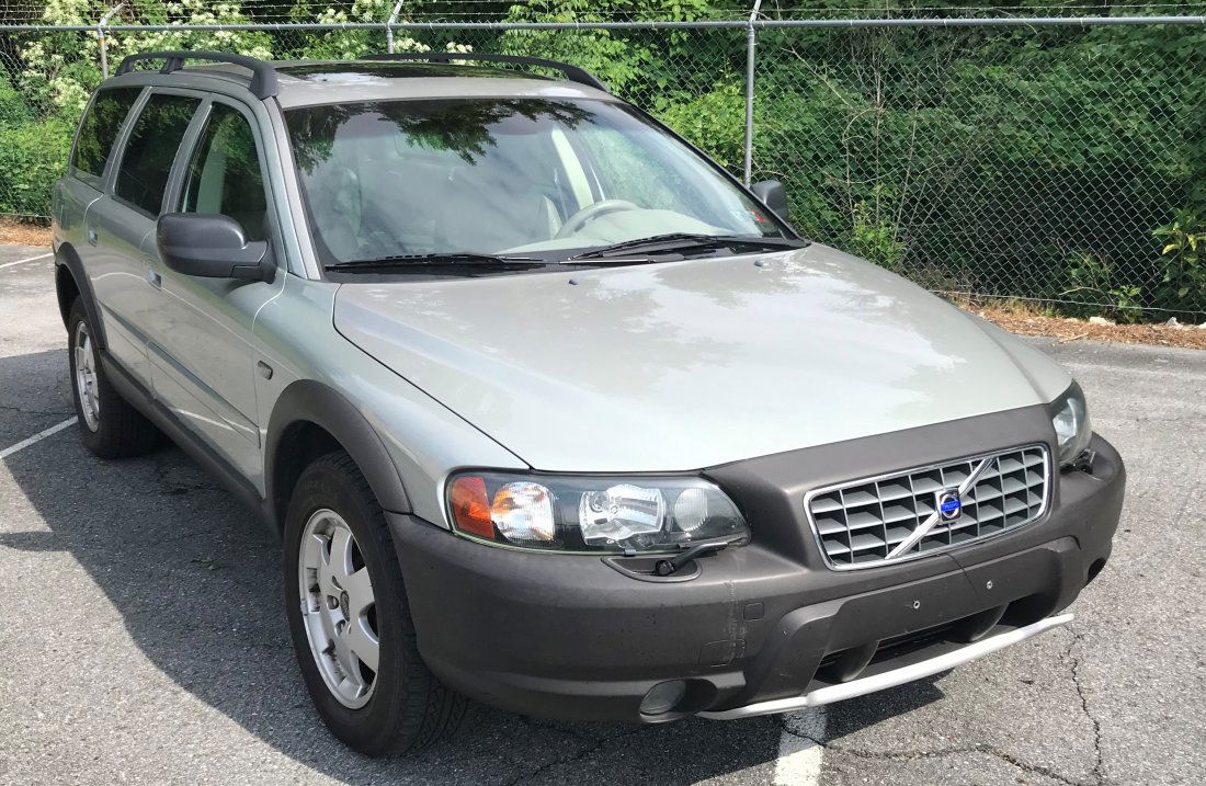 2004 Volvo Station Wagon XC70 AWD (1 of 19)