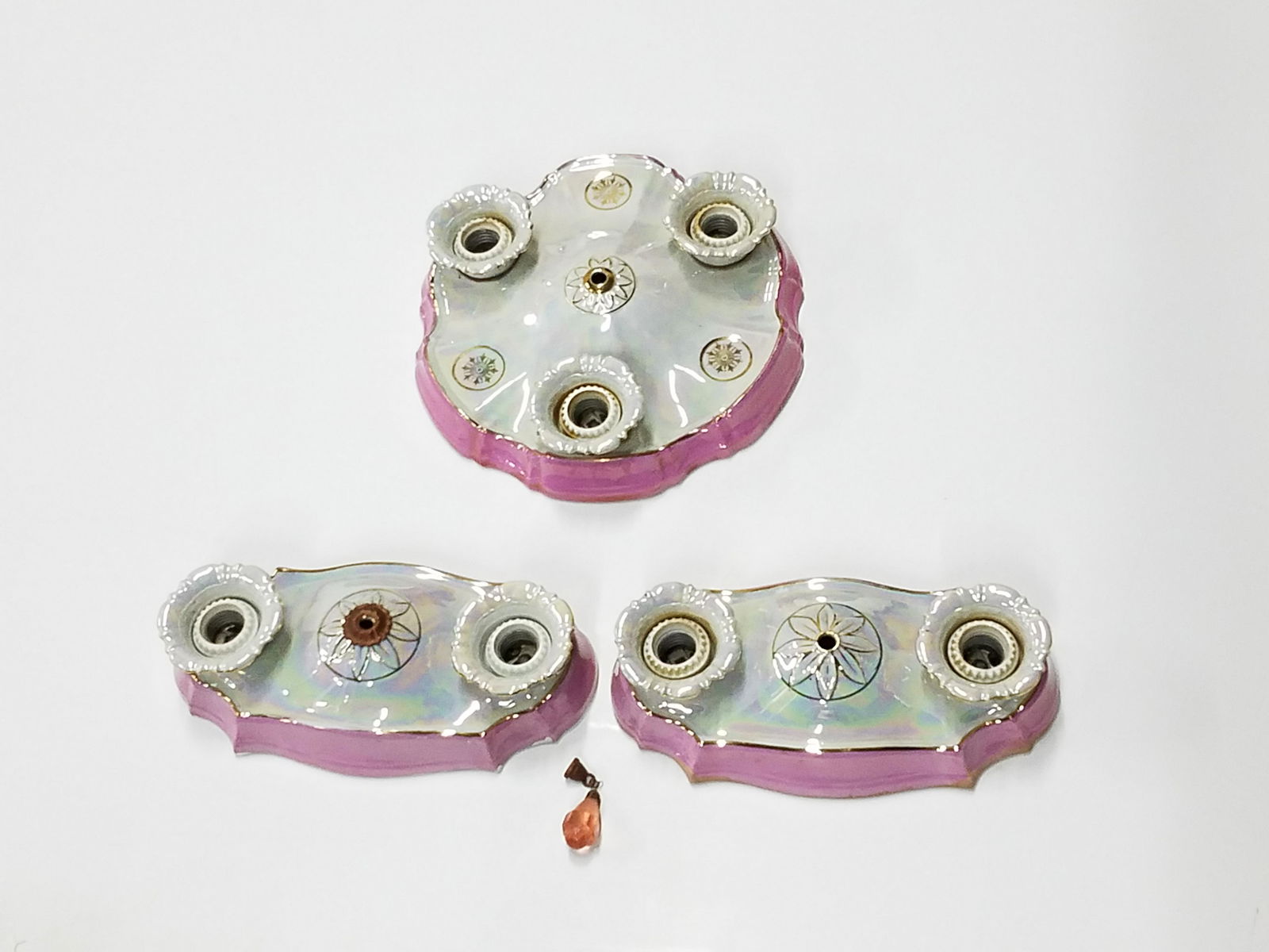 3 Lustre Ceiling Lights (1 of 4)