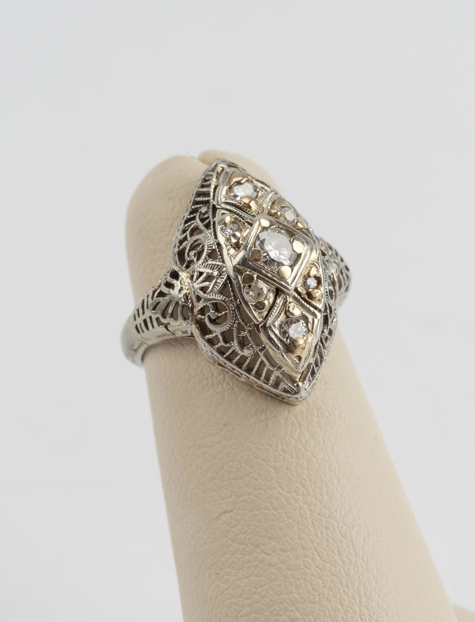 18k Filigree .20 CTW Diamond Ring (1 of 3)