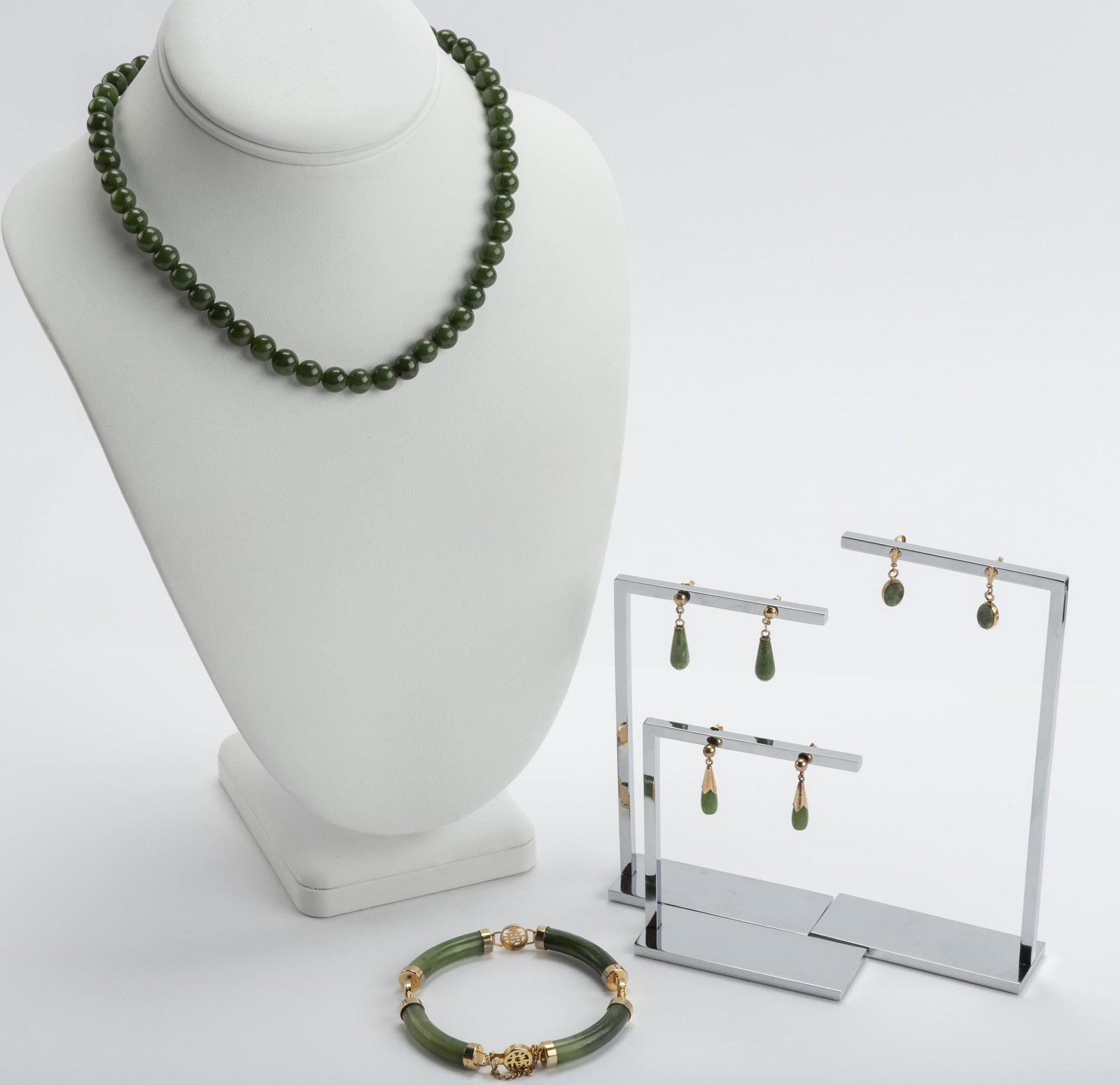 5 Pieces Jade Jewelry (1 of 5)