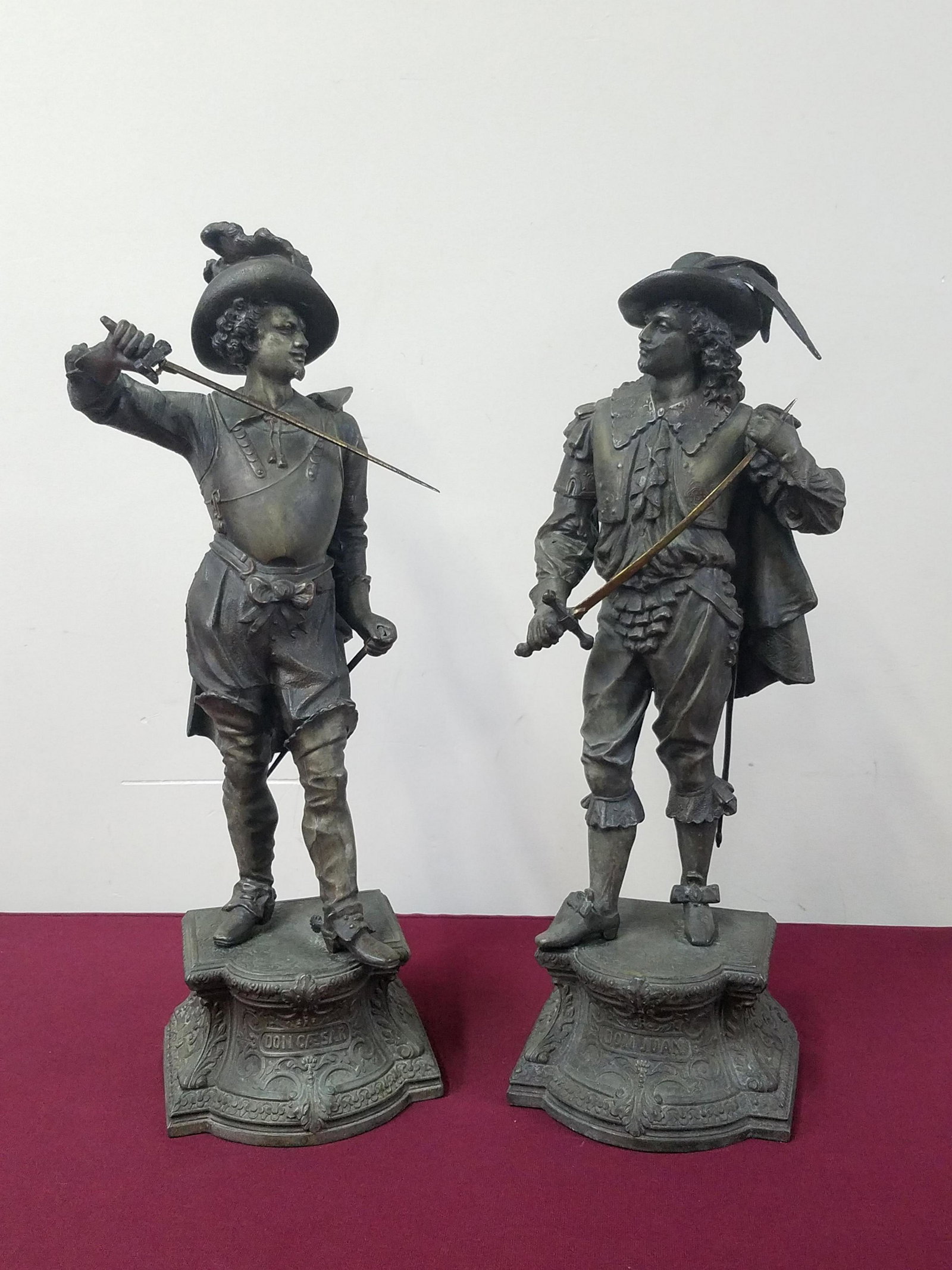 2 Sculptures incl Don Caesar (1 of 5)