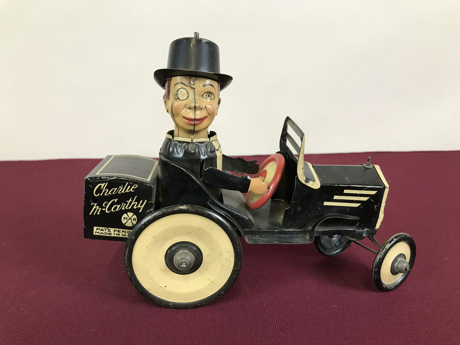 Marx Charlie McCarthy Key Wind Car (1 of 2)