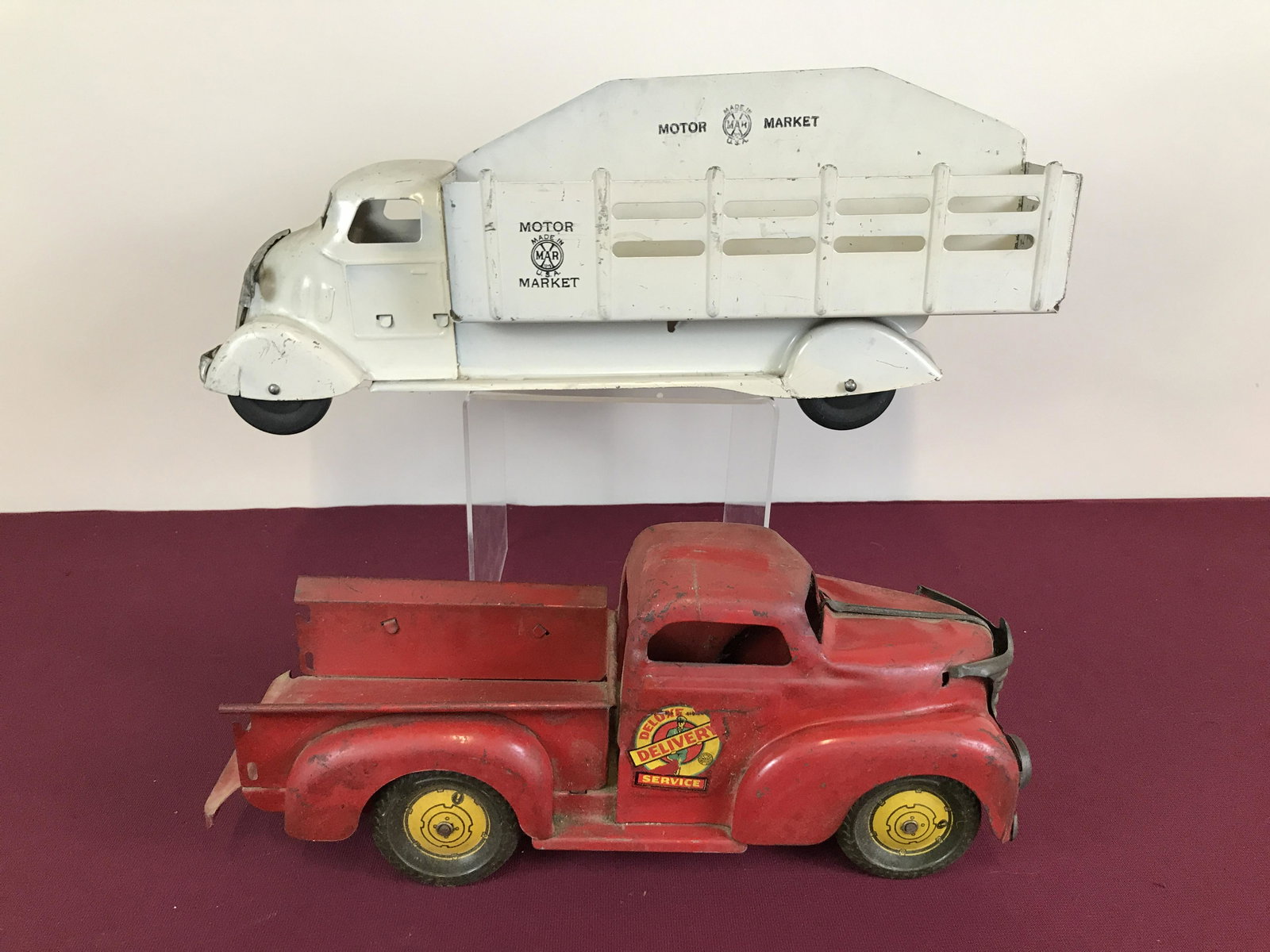 2 Marx Pressed Steel Trucks (1 of 2)