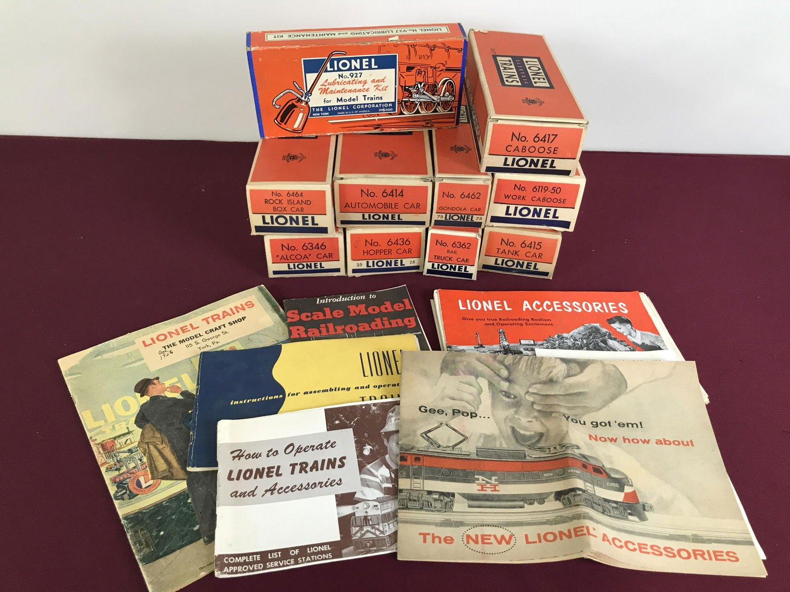 9 Lionel O Gauge Cars And More (1 of 3)