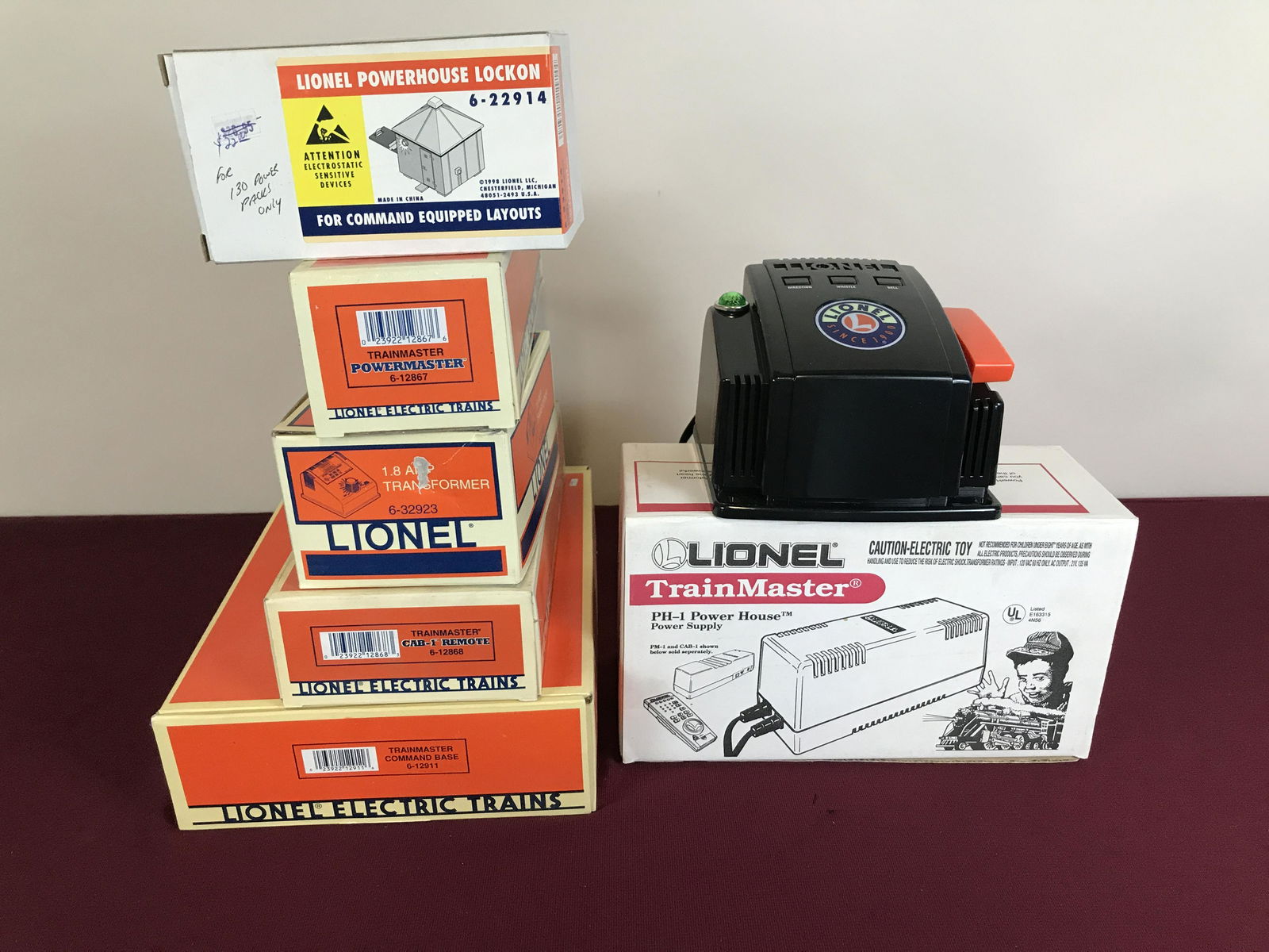 7 Lionel O Gauge Track Accessories in OBs (1 of 1)