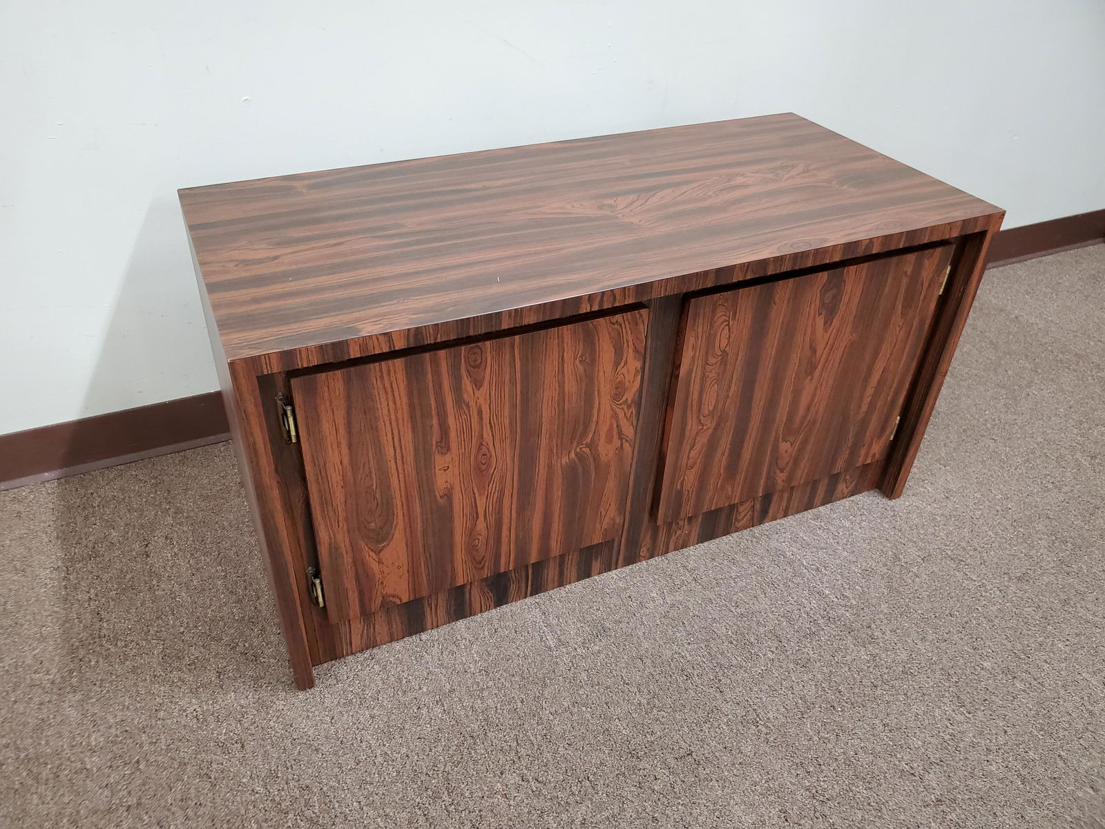 Rosewood Pattern Formica Stereo Component Cabinet (1 of 3)