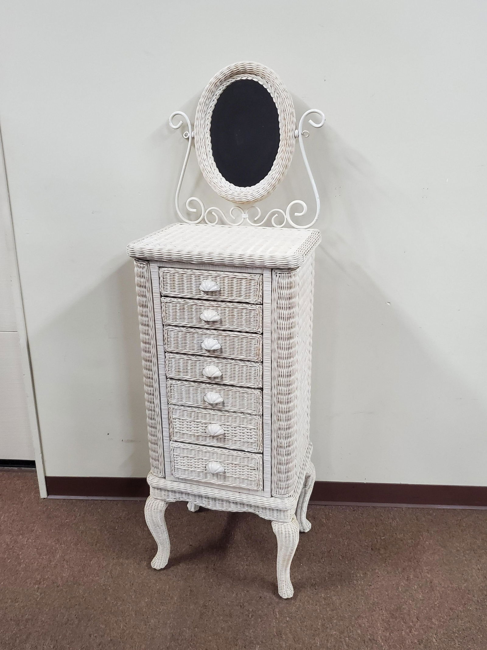 Wicker Jewelry Chest with Mirror (1 of 2)