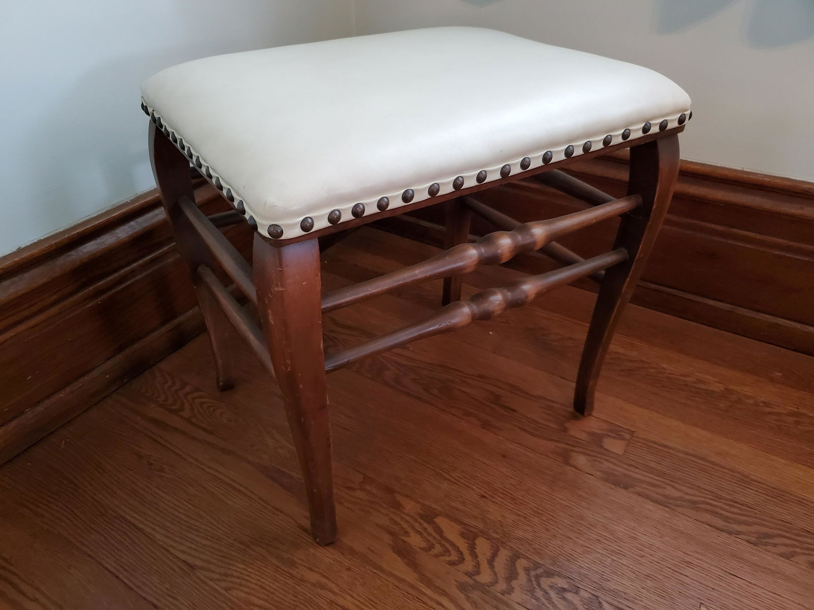 Leather Top Bench (1 of 1)