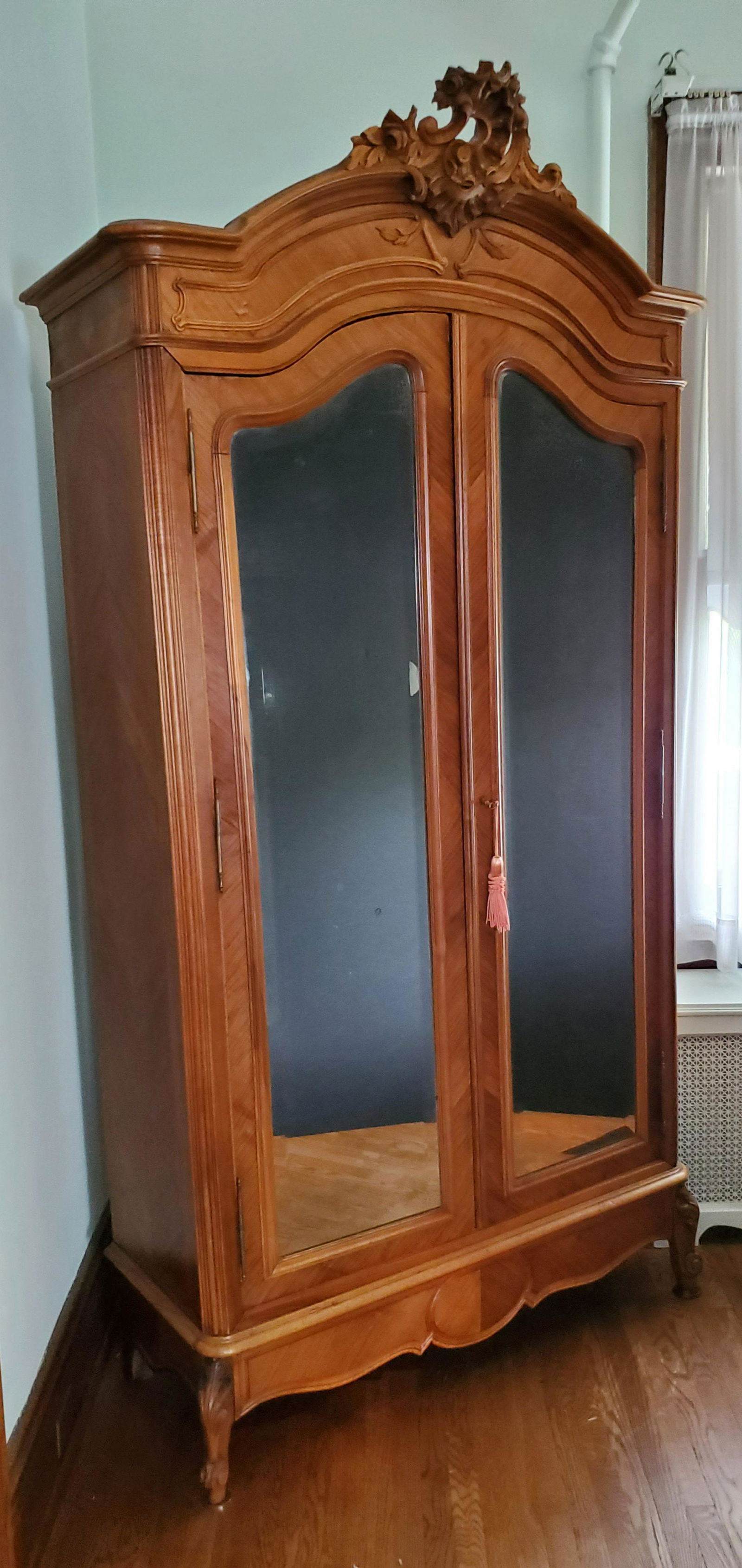 Continental Mirror Front Wardrobe (1 of 2)
