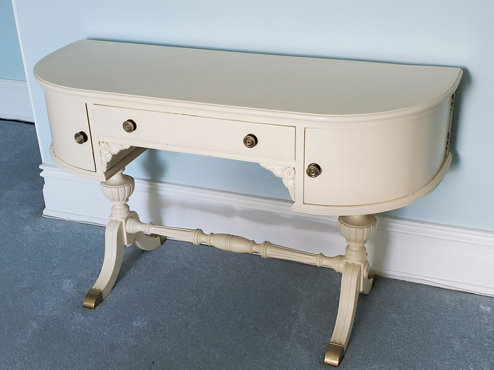 Bow Front Dressing Table (1 of 2)