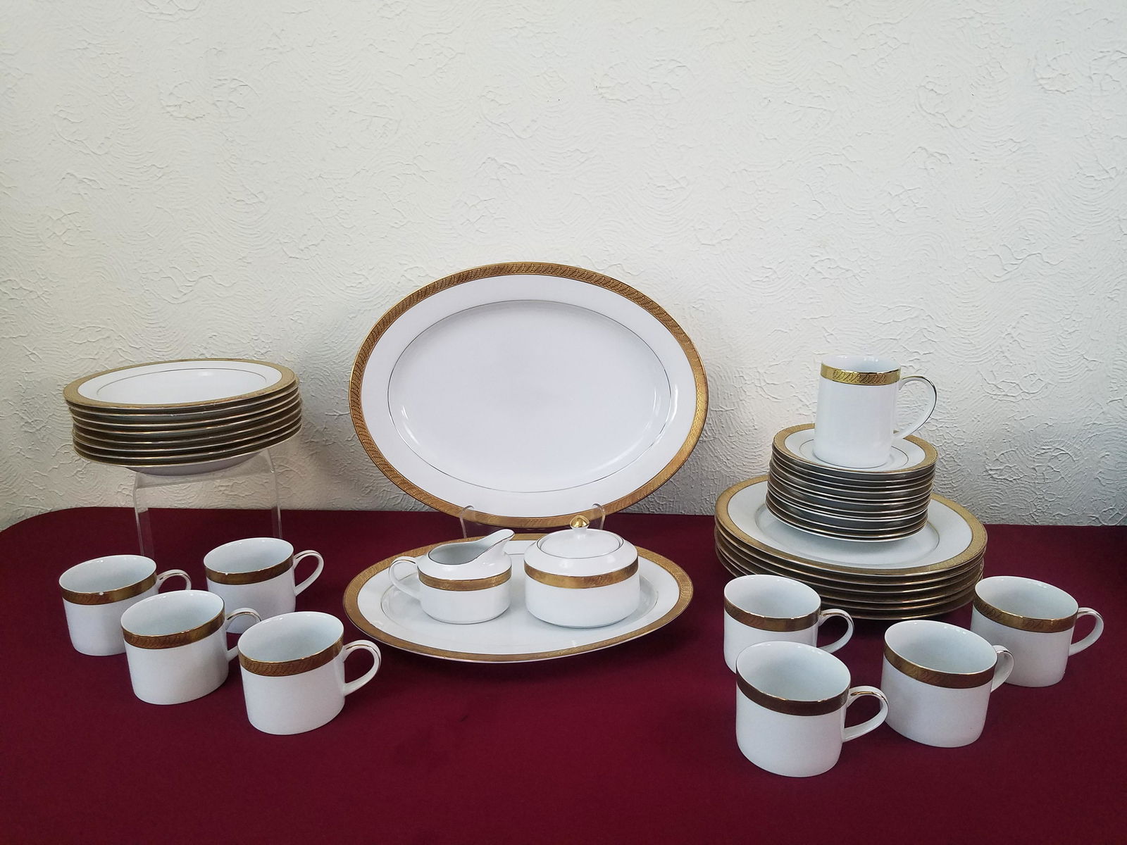 43 Pcs Centurion "Pure Gold" China (1 of 3)