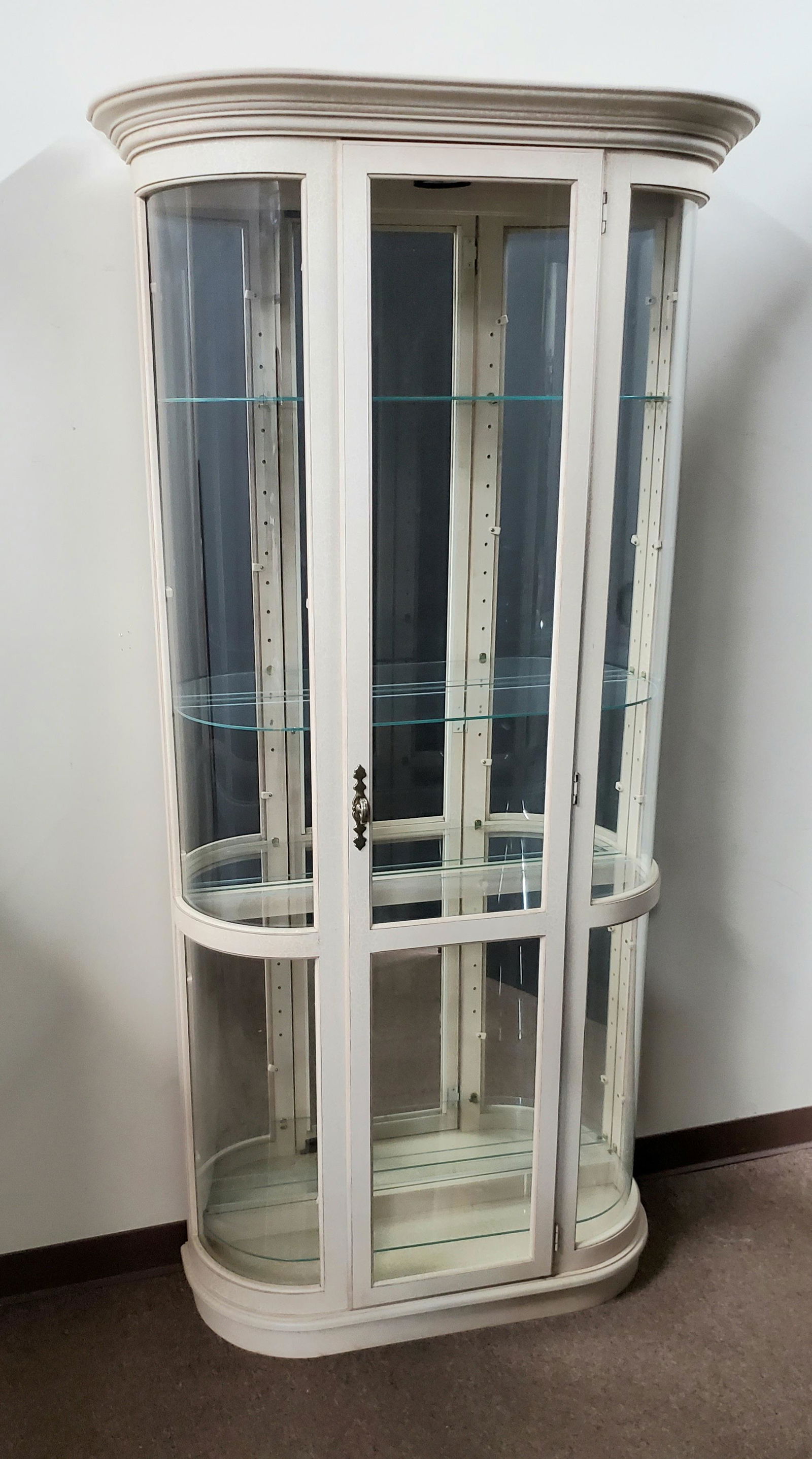 Pulaski Lighted Curio Cabinet (1 of 2)
