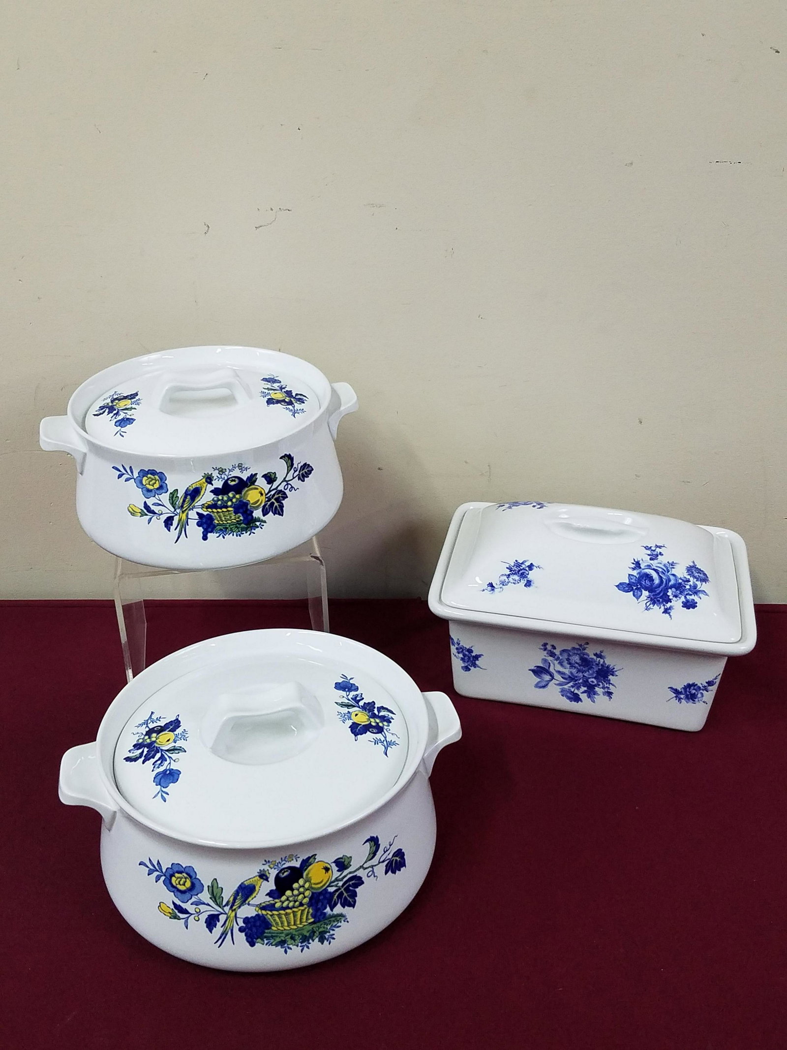 Hoan and 2 Spode Alenite Baking Dishes: 4-1/4" to 5-1/2" high. IMPORTANT: Before bidding, please read the terms and conditions below. When you registered for the auction you agreed to these terms and will be required to comply with them.