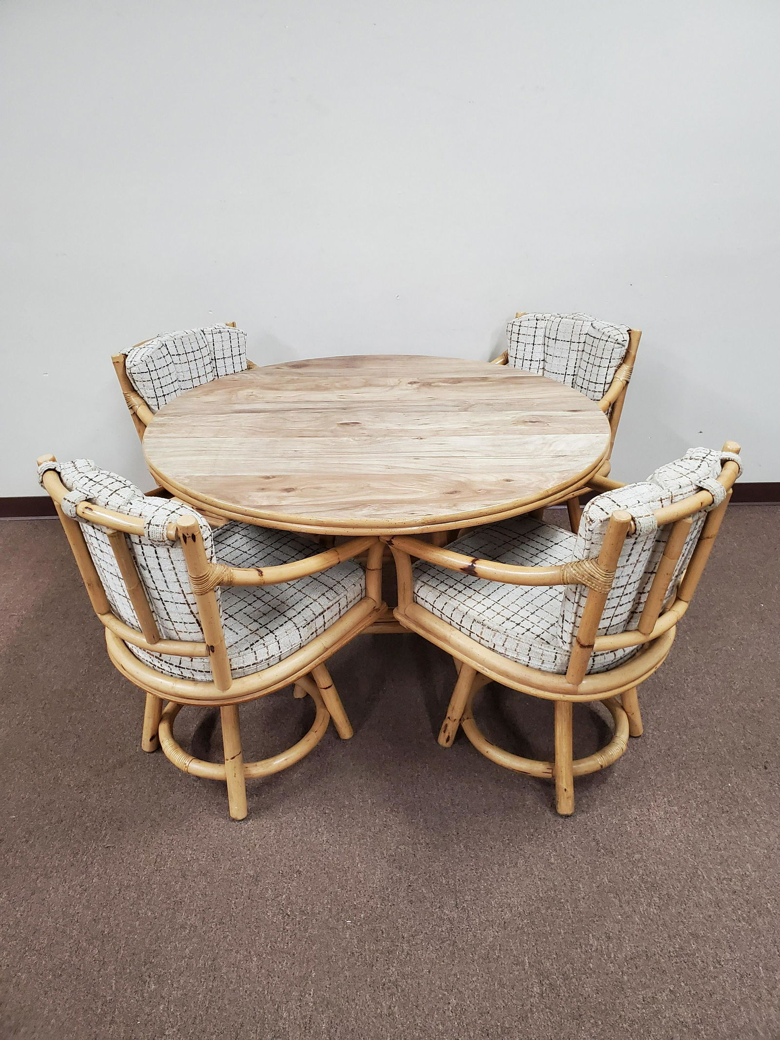 Ficks Reed Rattan Table with 4 Chairs (1 of 4)