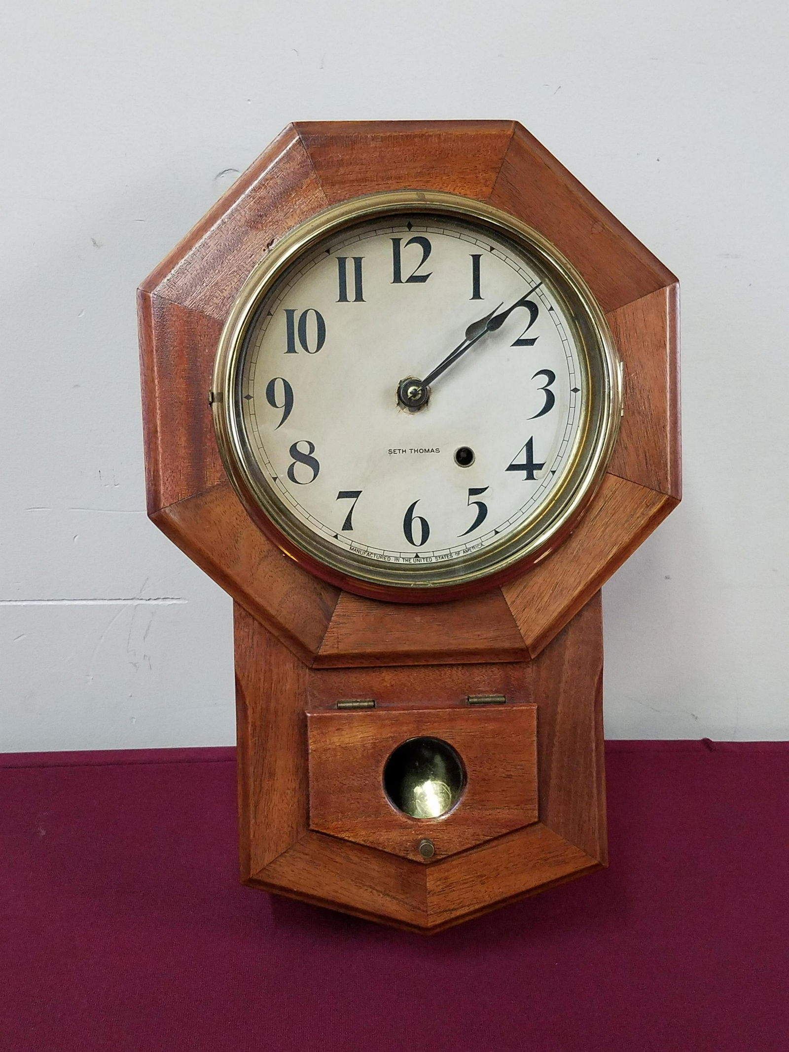 Seth Thomas Regulator Wall Clock (1 of 2)