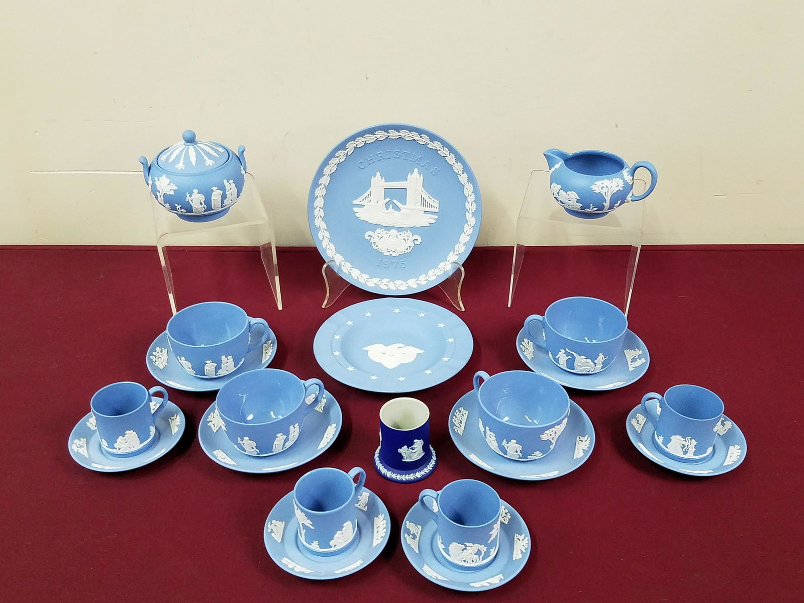 21 Pcs Wedgwood incl Eagle Ash Tray (1 of 5)