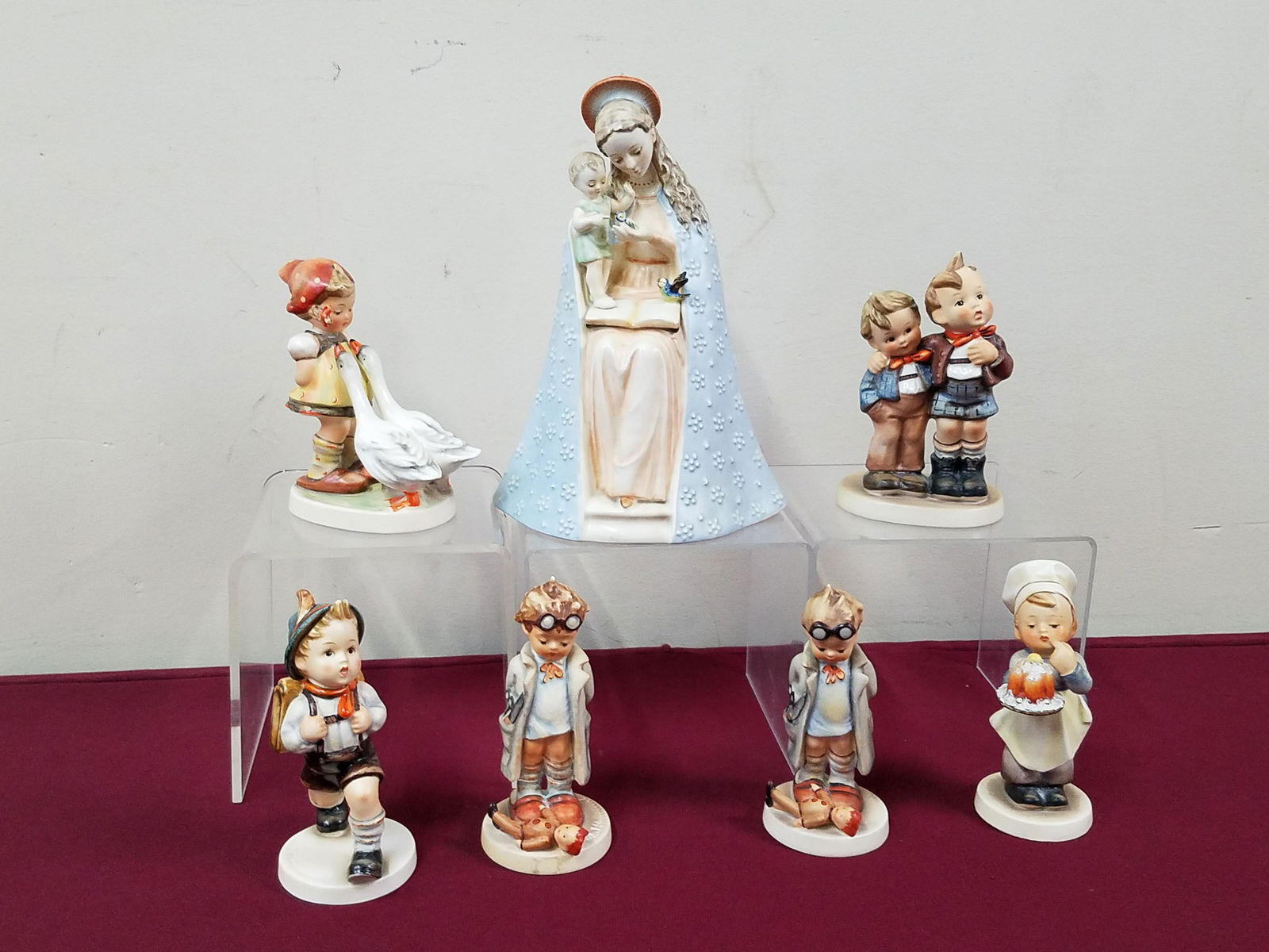 7 Hummel Figurines incl Doll Doctor (1 of 9)