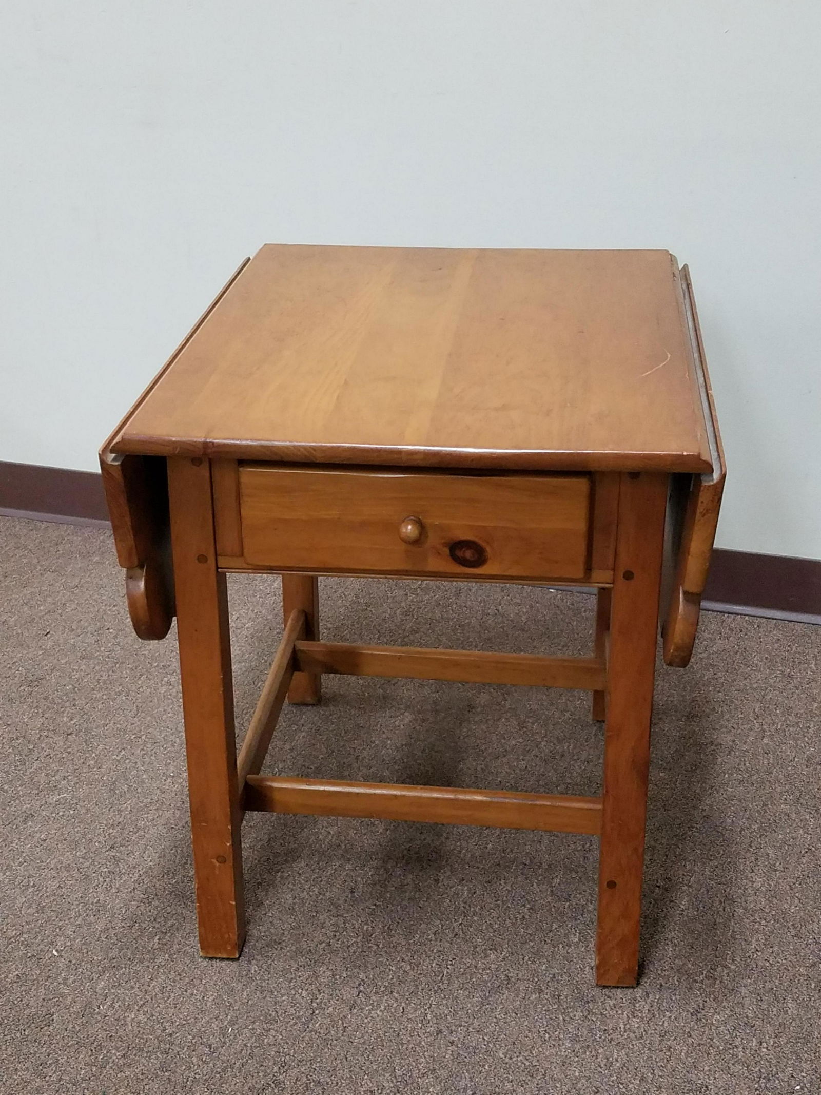 Ethan Allen Drop Side Side Table (1 of 3)