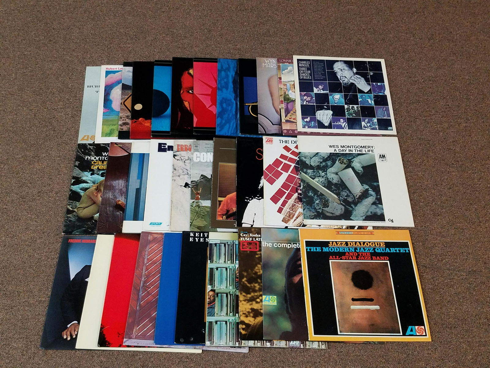 32 Jazz Records incl Hubbard and Laws (1 of 7)