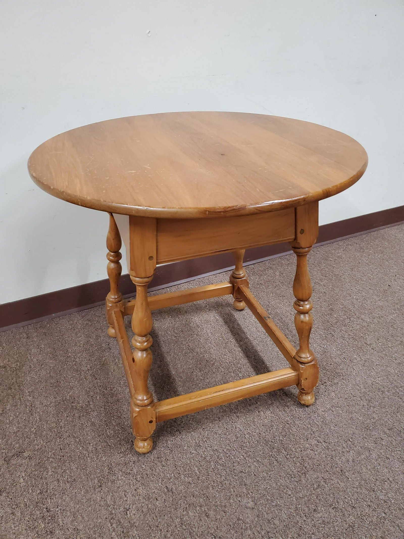 Round Ethan Allen Table (1 of 2)