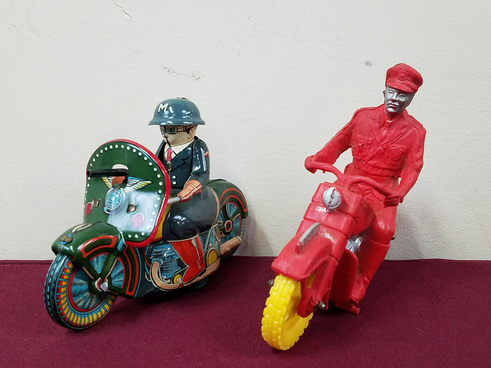 Japanese Tin and Auburn Police Toys (1 of 5)