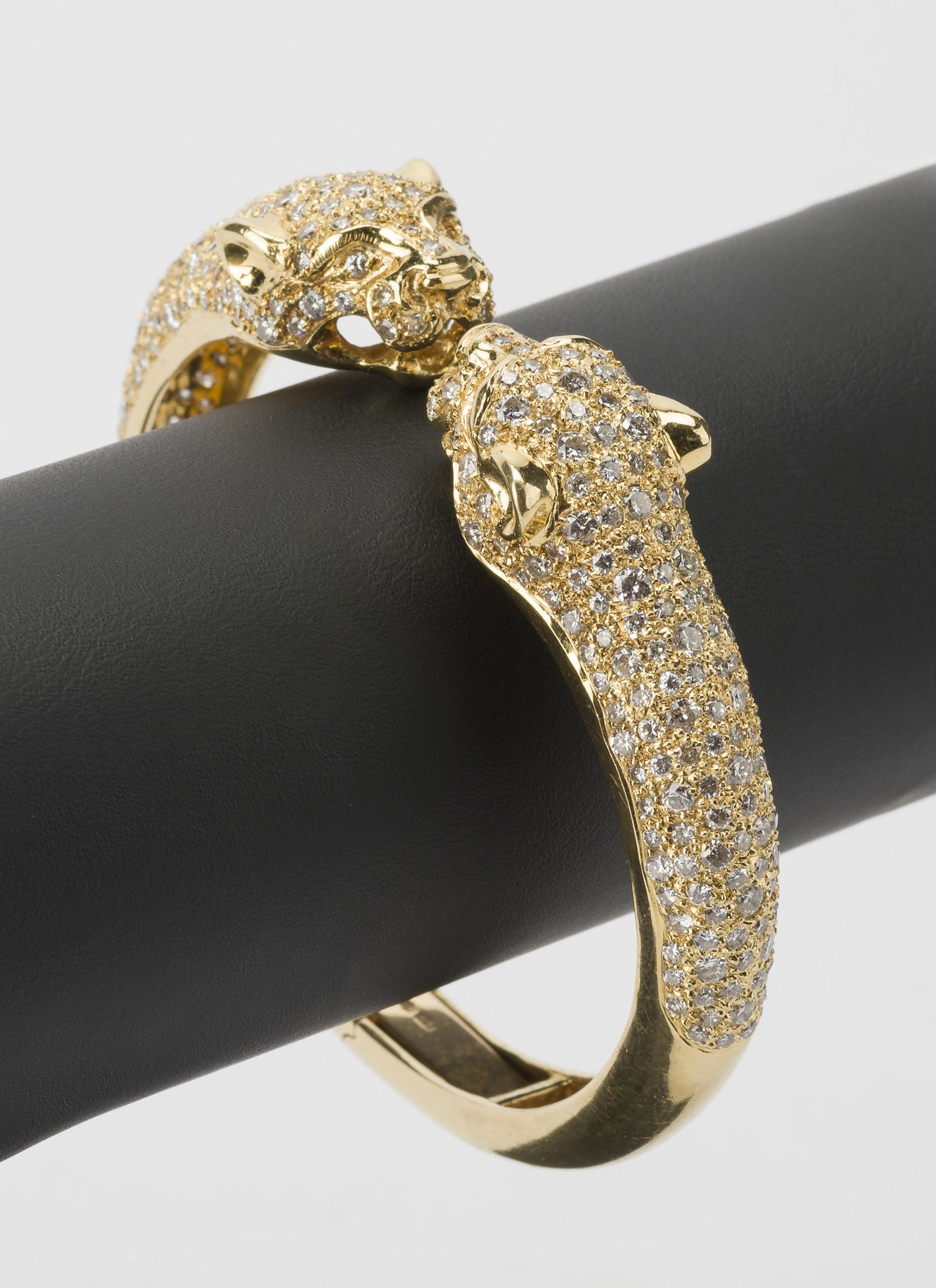 18k 7 CTW Diamond Panther Bracelet (1 of 9)