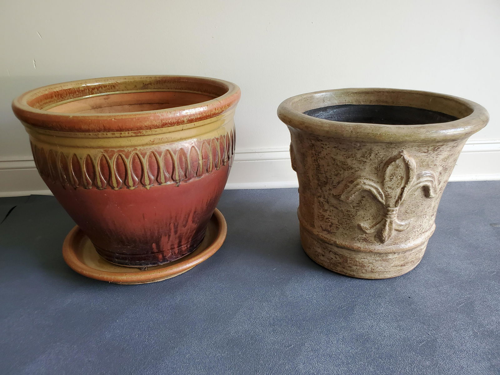 2 Large Planters (1 of 2)