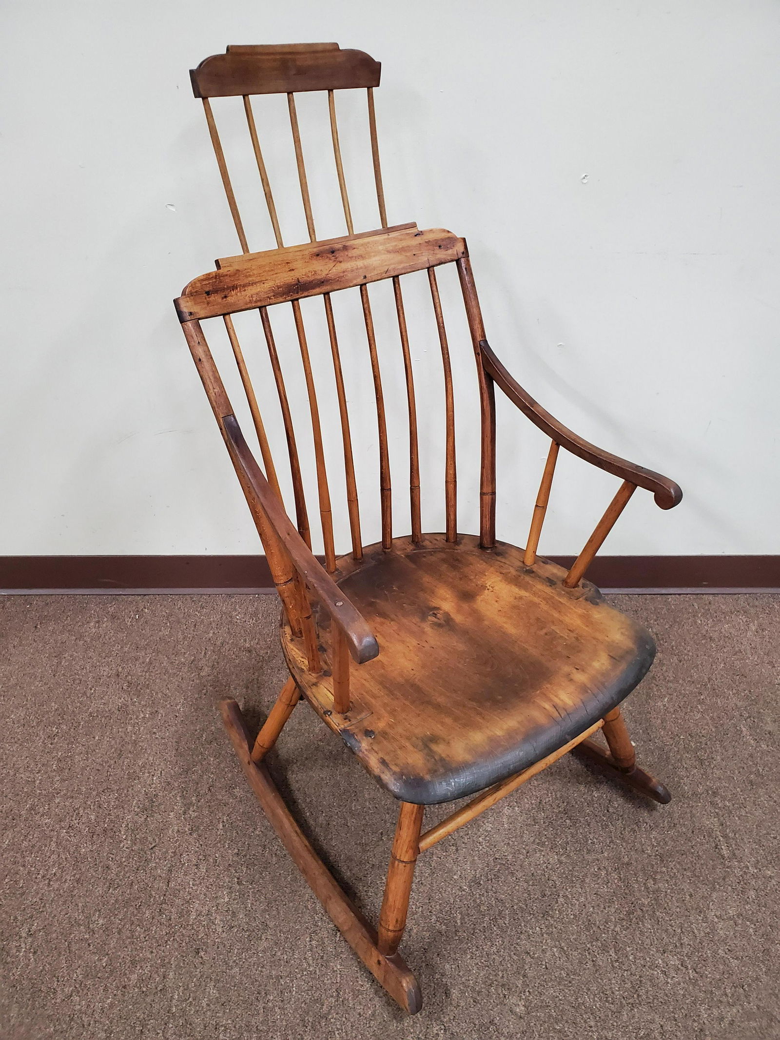 Comb Back Windsor Rocker (1 of 4)