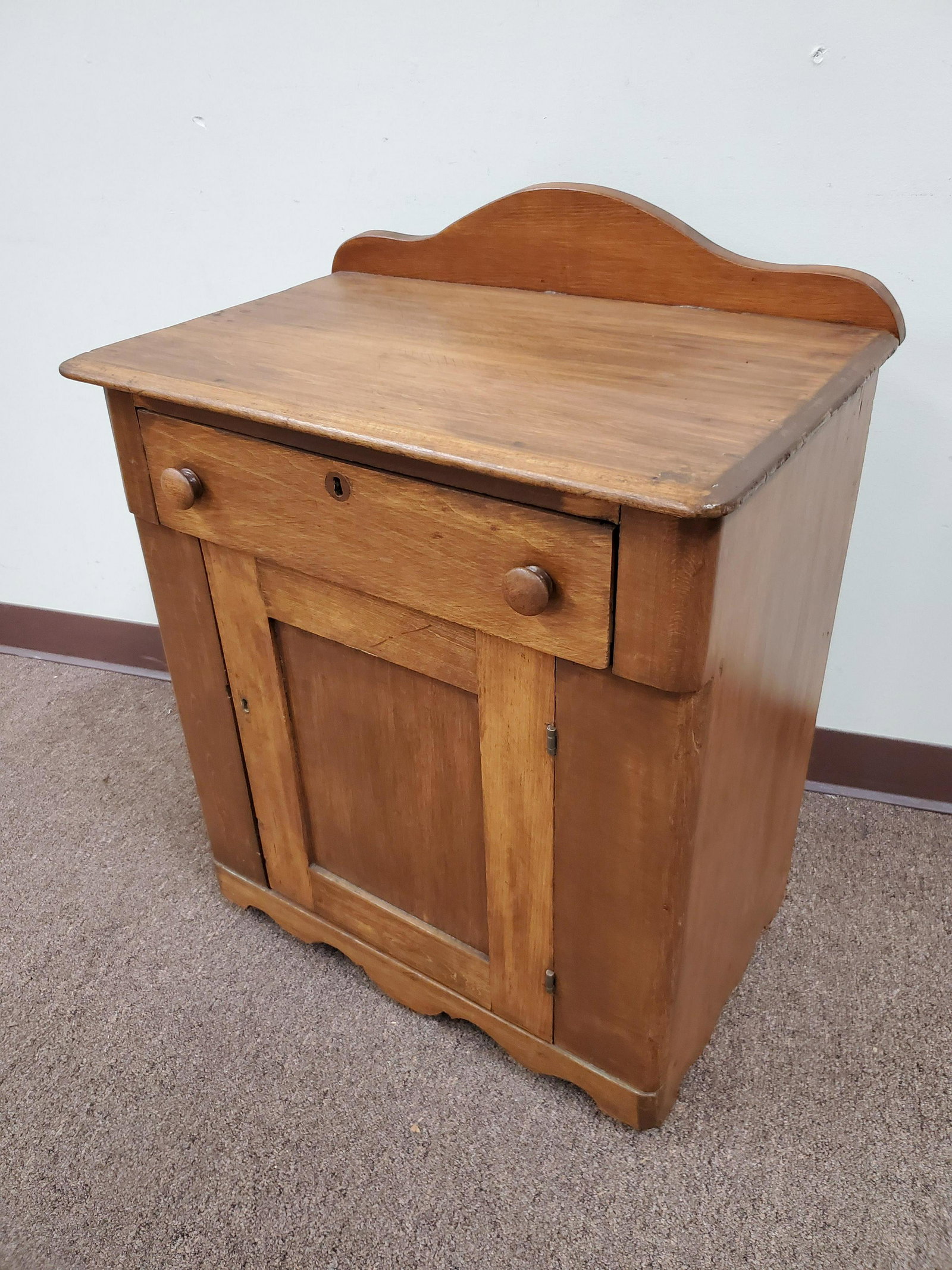 Wash Stand: 24" wide X 15" deep X 31" high. IMPORTANT: Before bidding, please read the terms and conditions below. When you registered for the auction you agreed to these terms and will be required to comply with