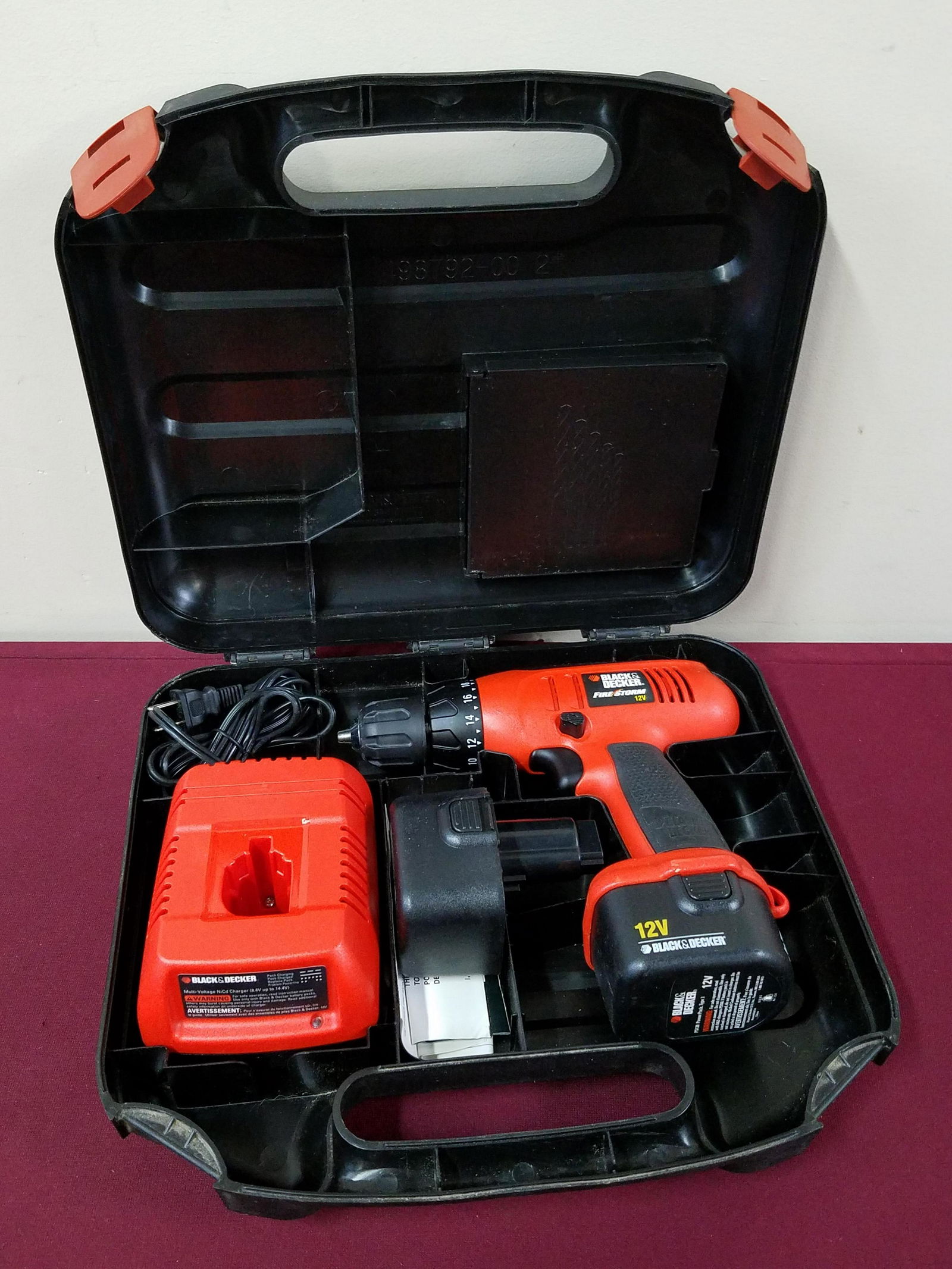 Black and Decker Fire Storm 12V Drill (1 of 6)