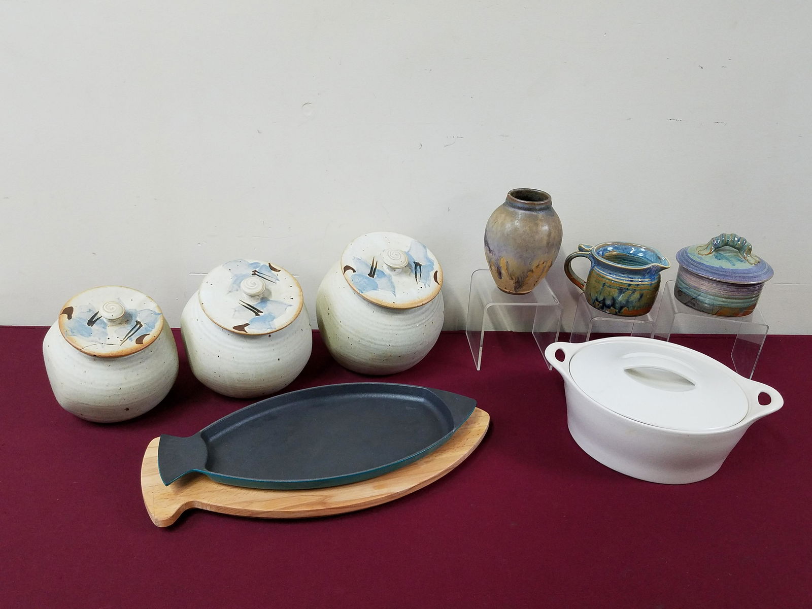 8 Pcs Studio Ceramics and William Sonoma Fish (1 of 8)