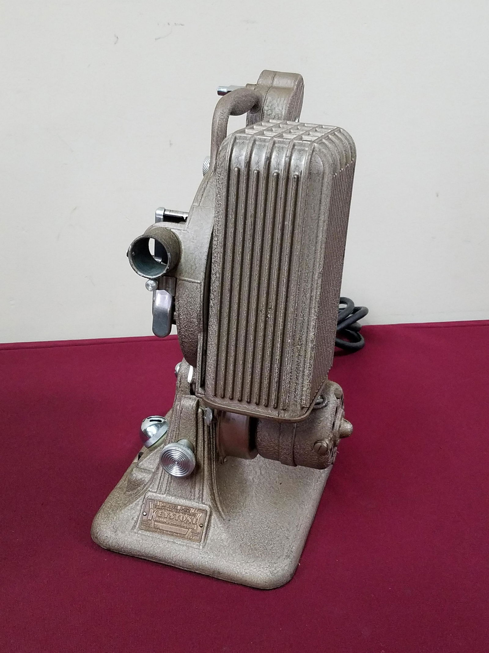 Keystone 16mm Film Projector (1 of 5)