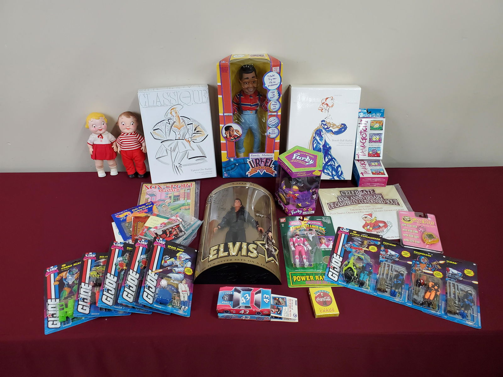 Collection of Pop Culture Dolls and Cards (1 of 2)