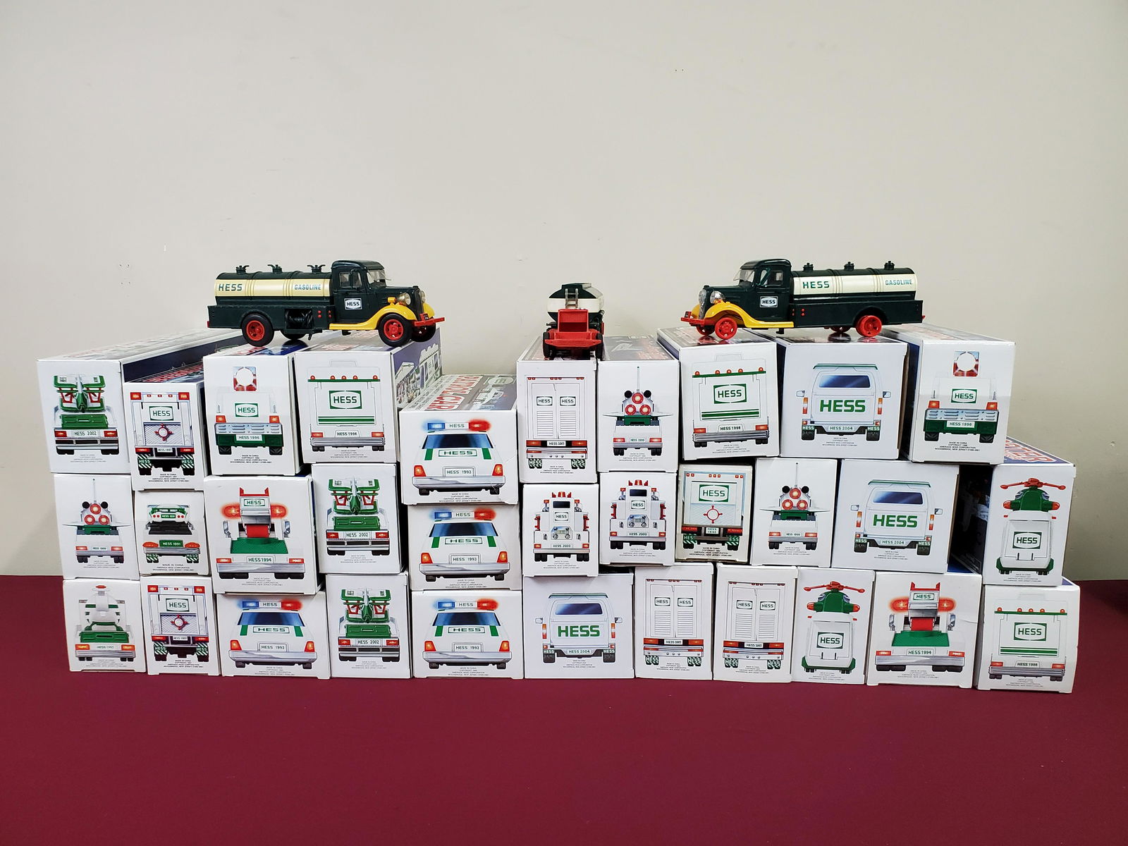 47 Pc Hess Truck Collection 1992-2004 (1 of 4)
