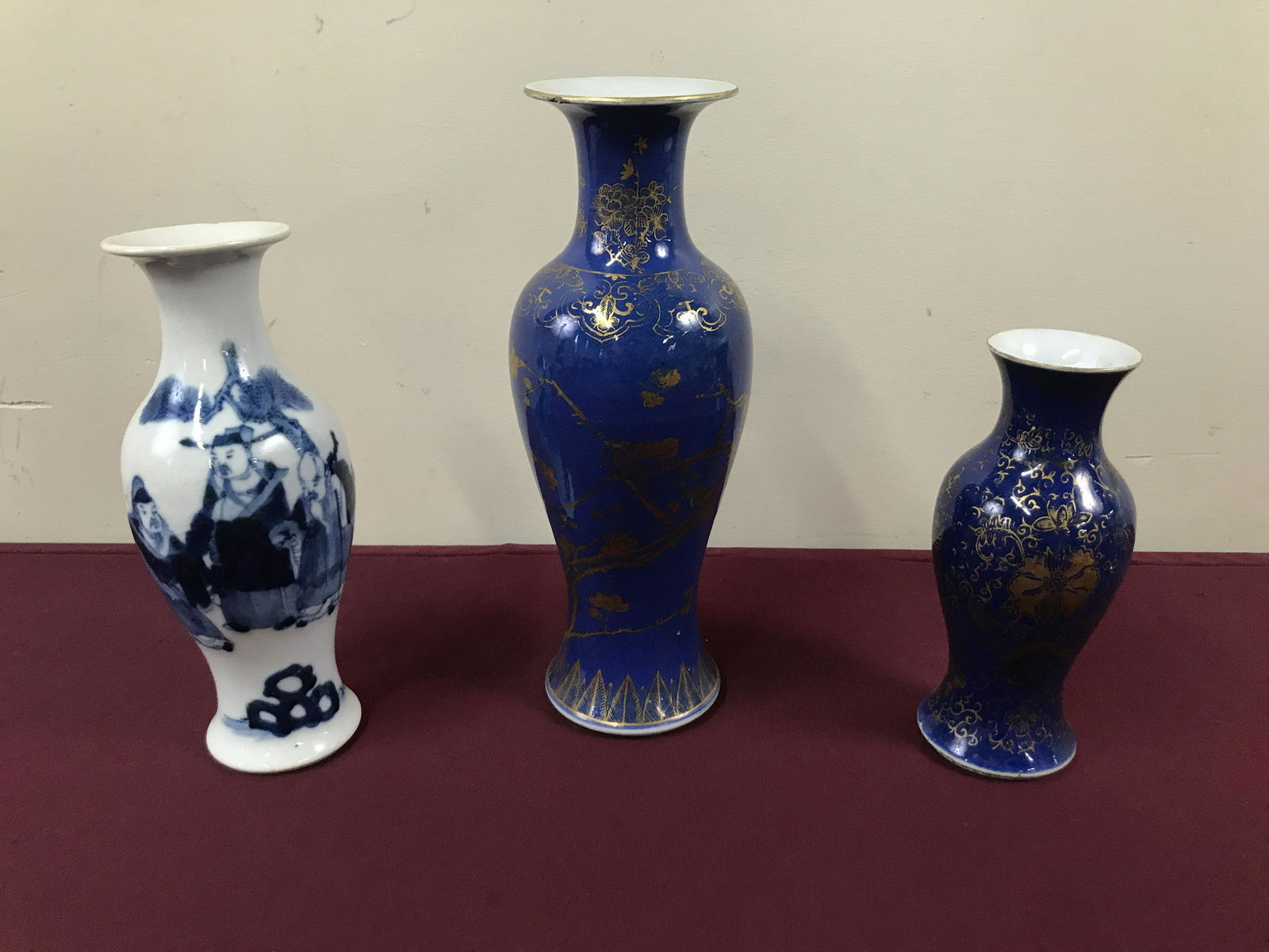 3 Chinese Vases incl Blue & White, Blue & Gold (1 of 12)