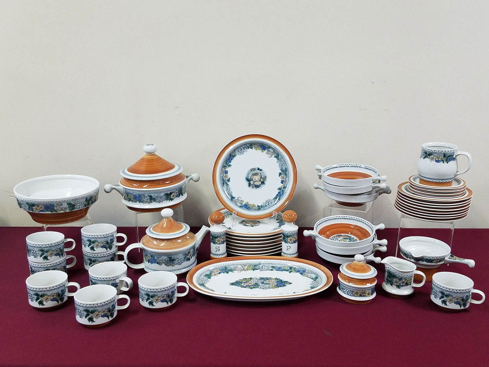 47 Pcs "Burgund" Goebel Dinnerware (1 of 4)
