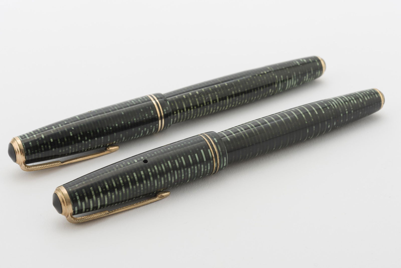 2 Parker Vacumatic Green Pearl Fountain Pens (1 of 6)