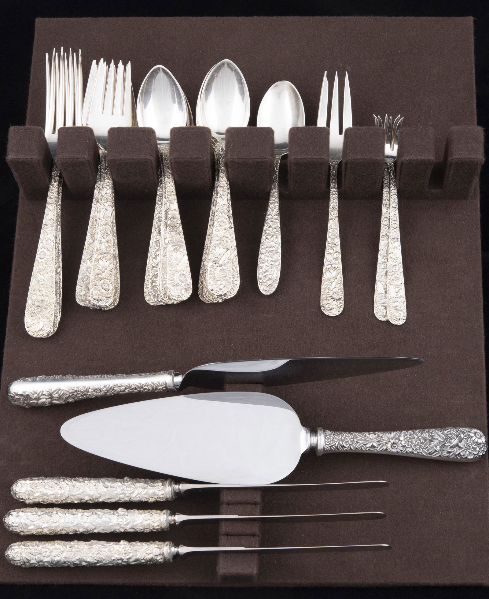 33 Pcs Kirk Stieff Repousse Sterling Flatware (1 of 7)