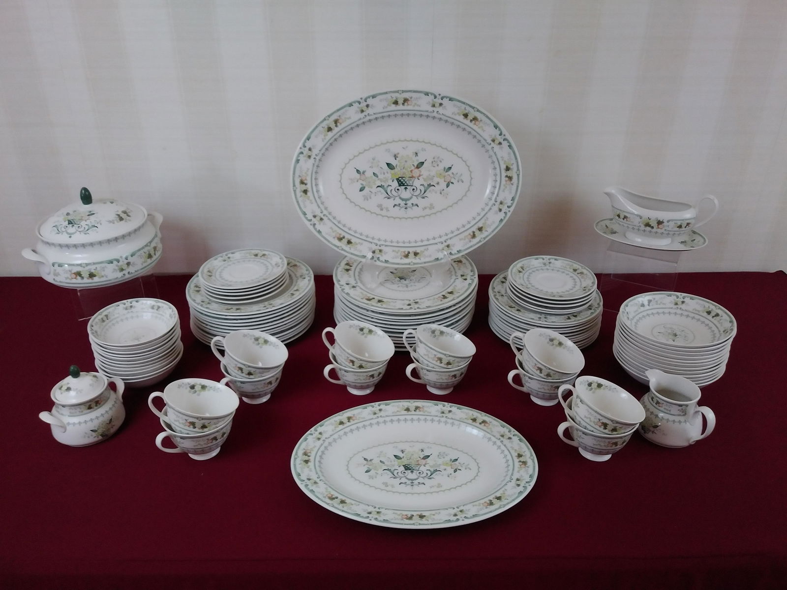 87 Pcs Royal Doulton Provencal Dinnerware (1 of 4)