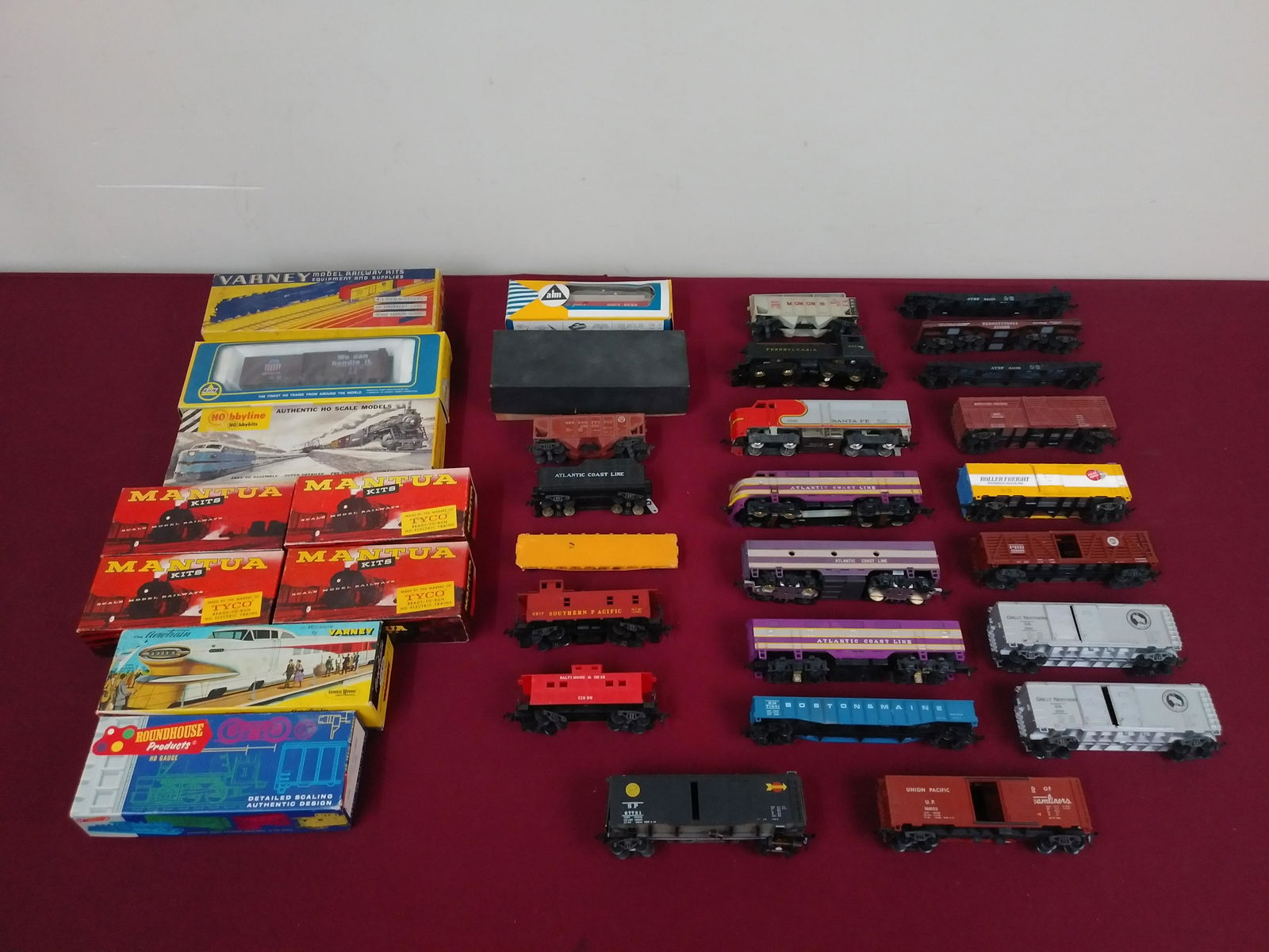 33 HO Scale Rolling Stock (1 of 5)