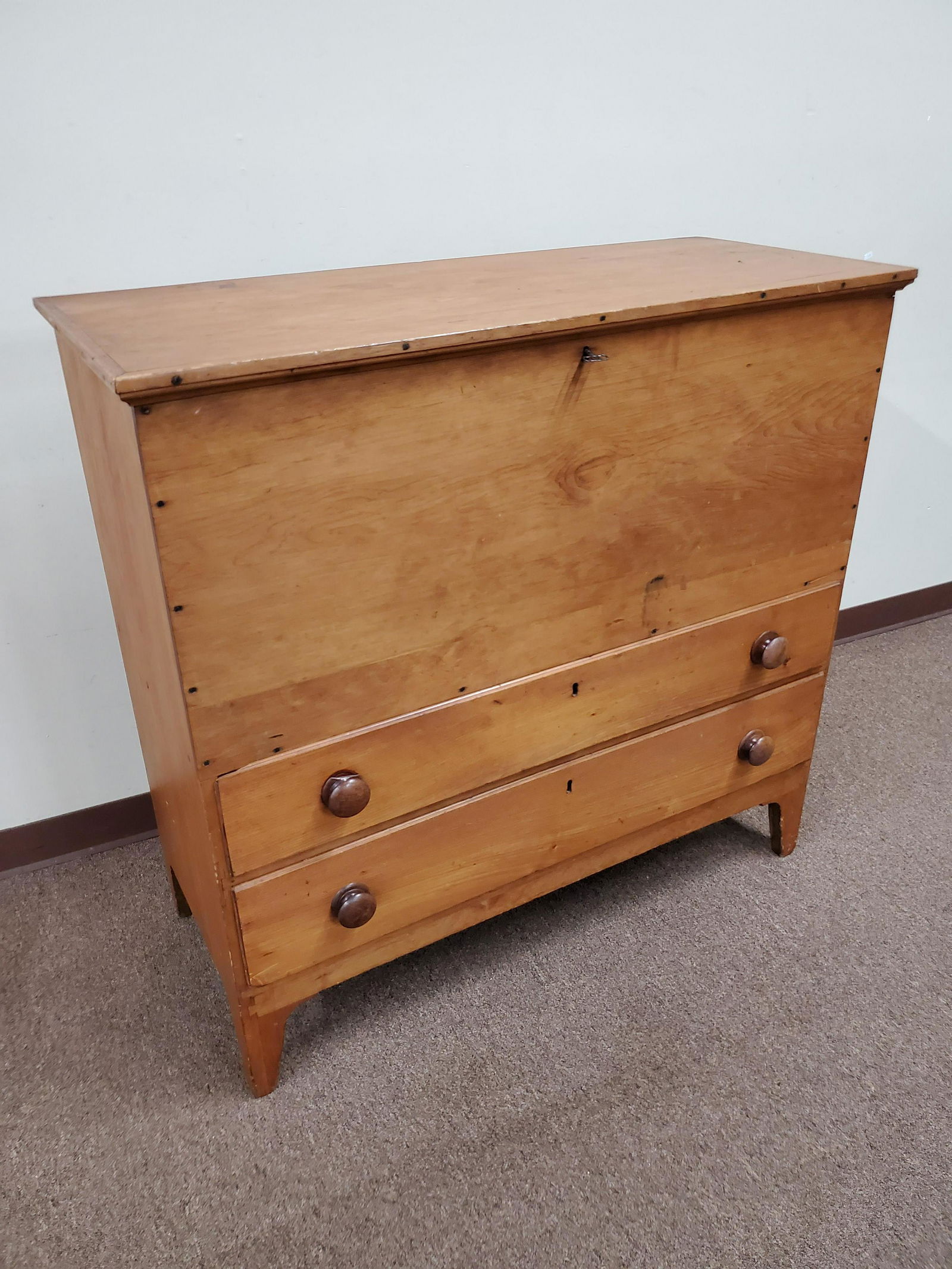 Blanket Chest with Drawers (1 of 6)