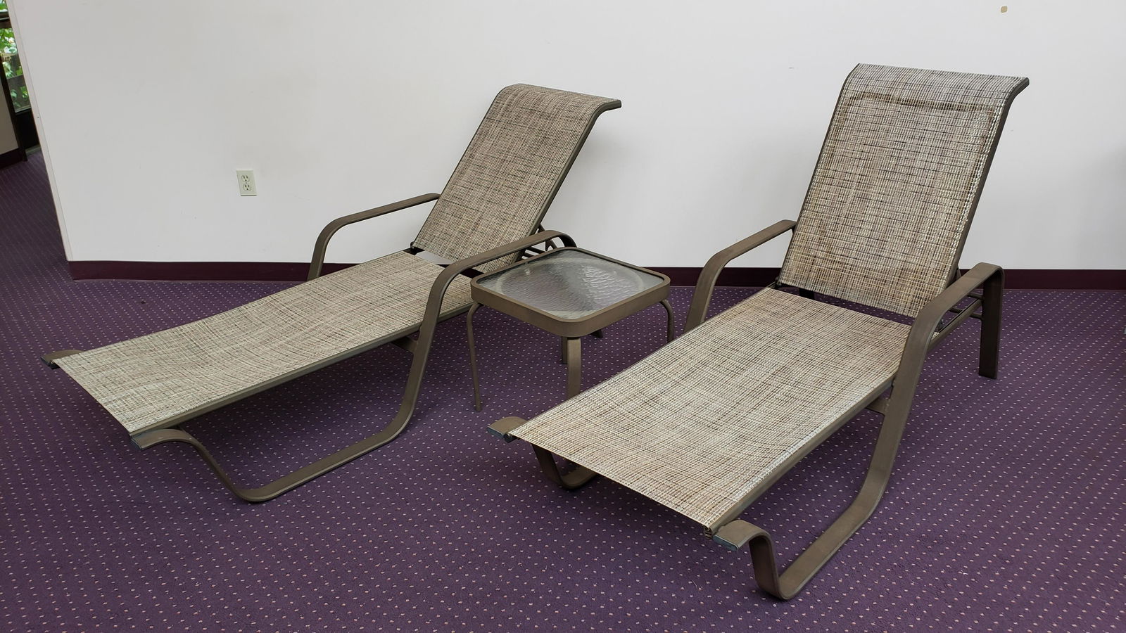 2 Lounge Chairs with Side Table (1 of 4)