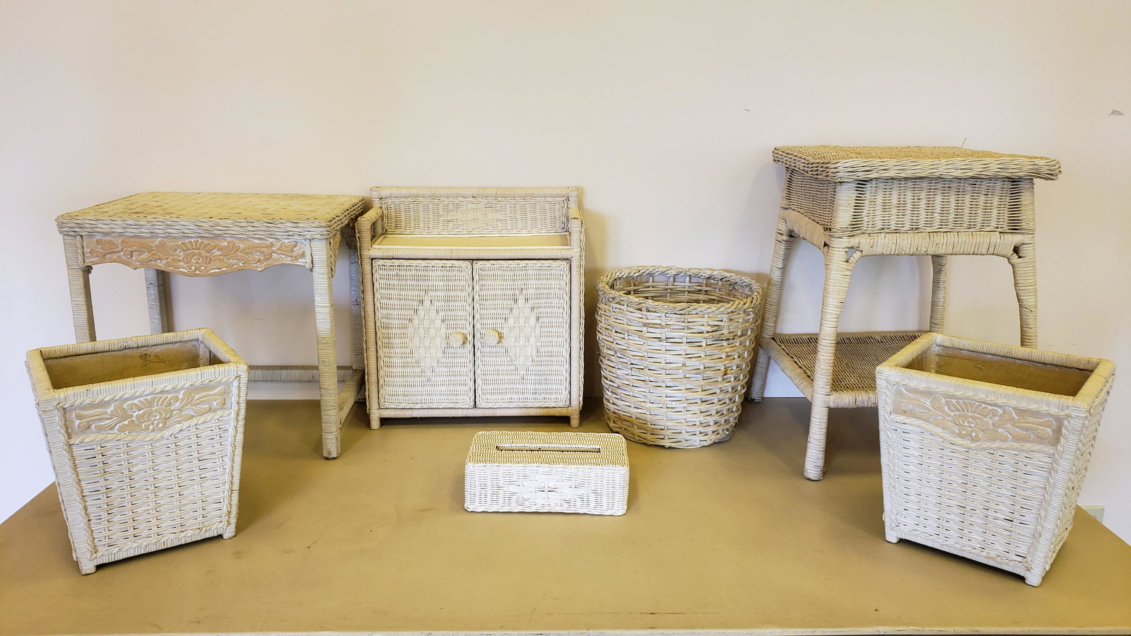 7 Pcs White Wicker Incl Side Tables (1 of 4)