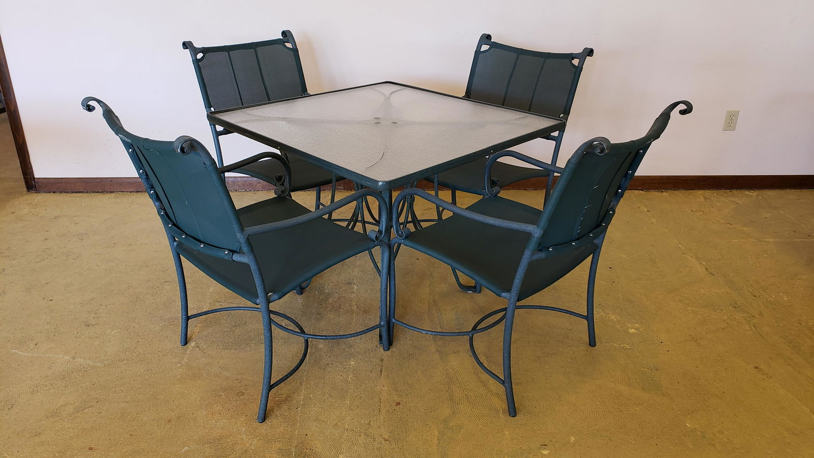 5 Pc Outdoor Table and Chair Set (1 of 6)