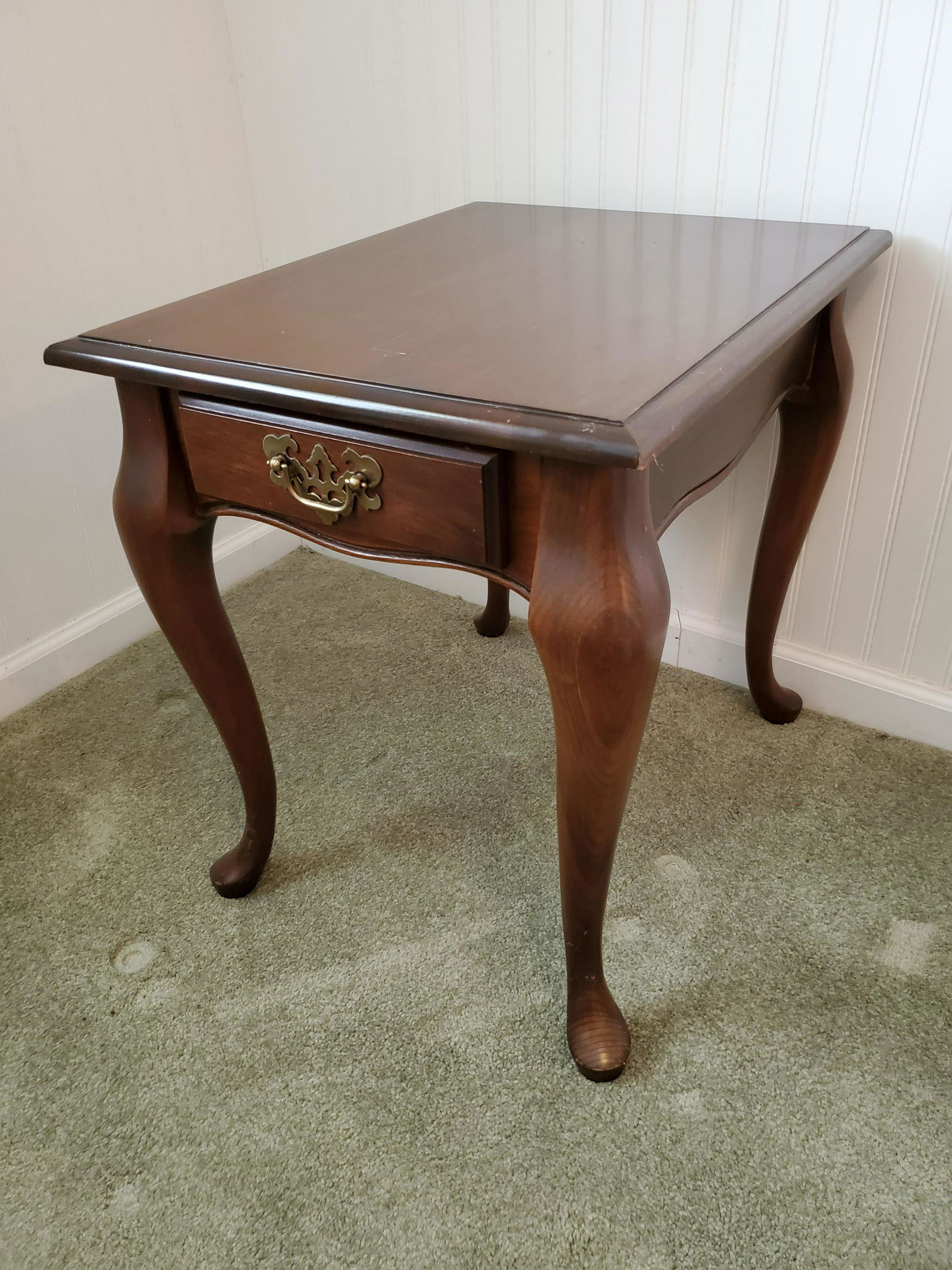 Heritage House End Table (1 of 3)