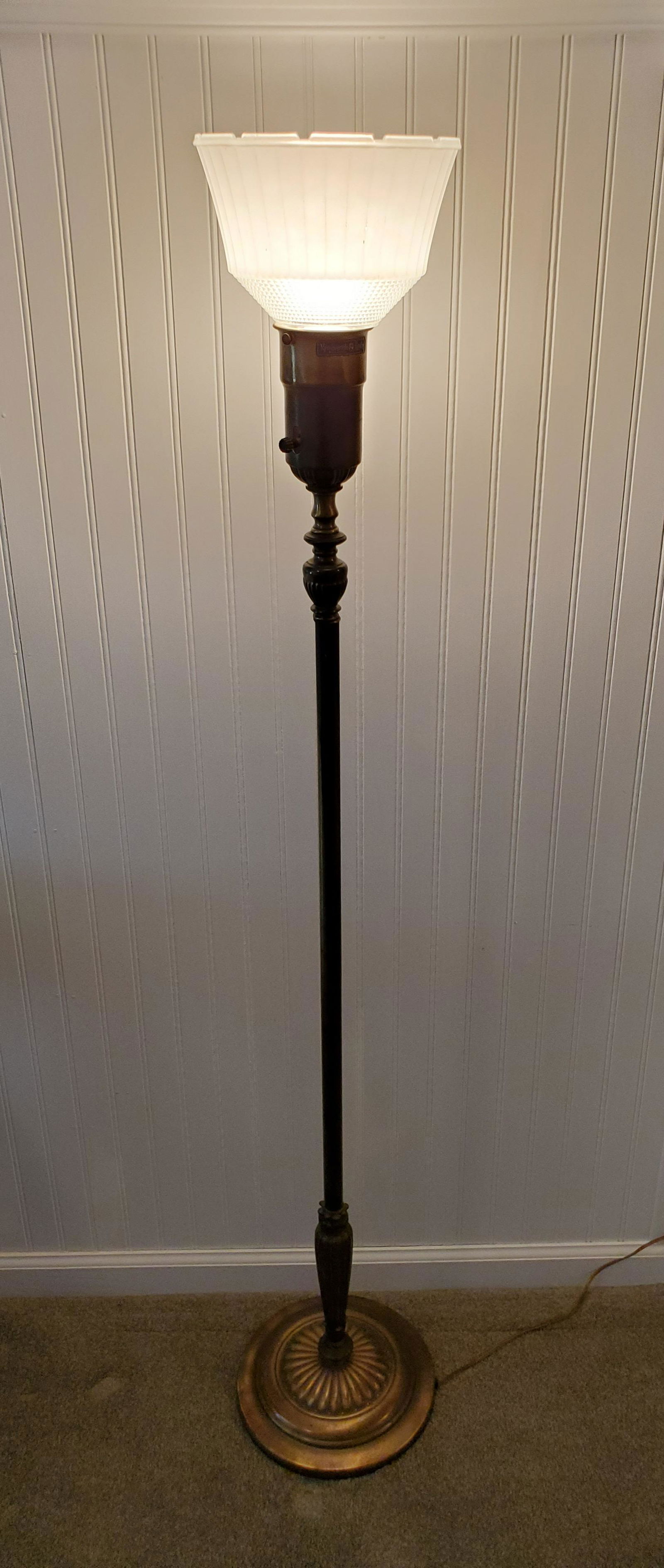 Rembrandt Lamps Floor Lamp (1 of 3)