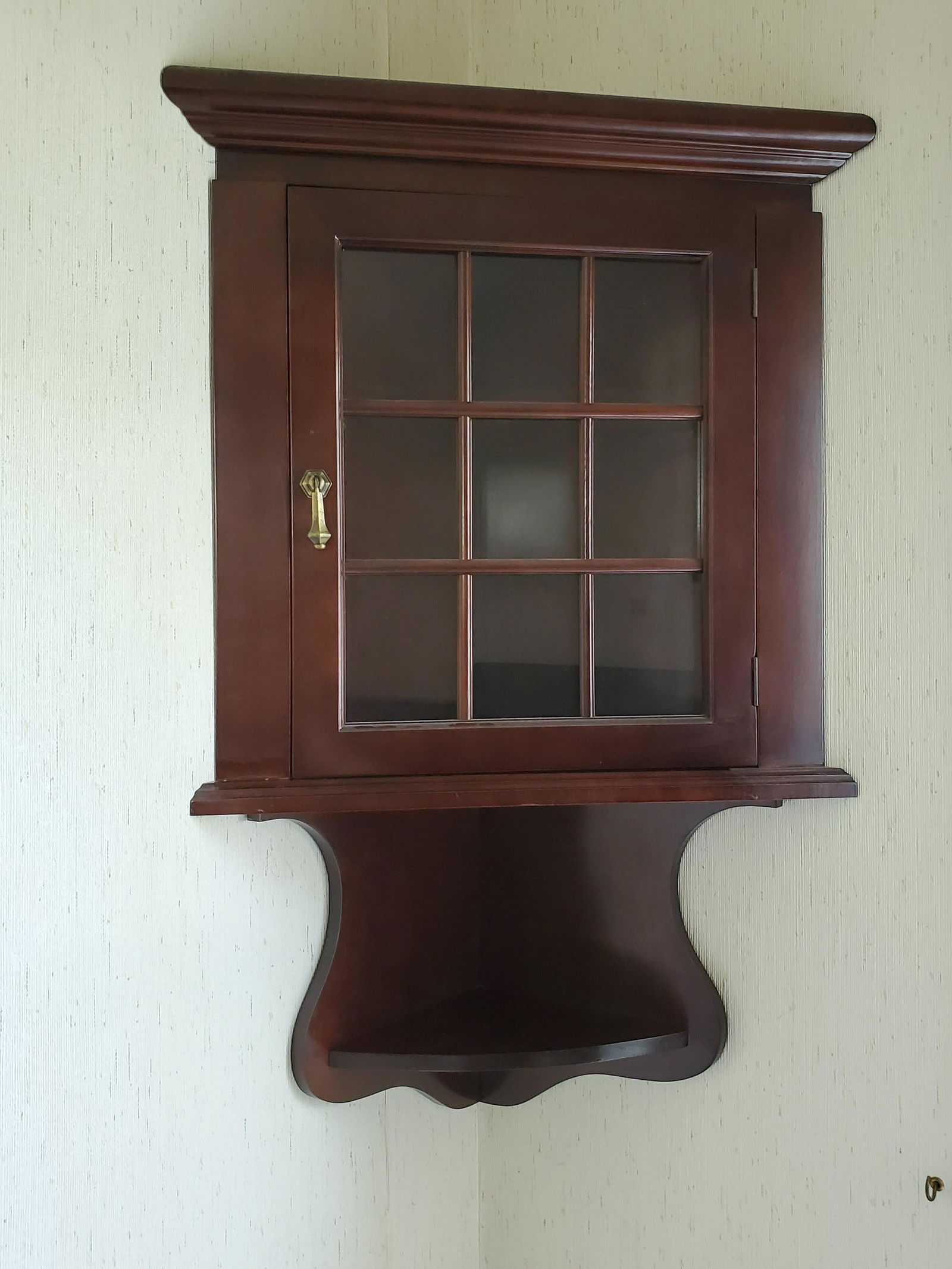 Corner Wall Cabinet (1 of 2)