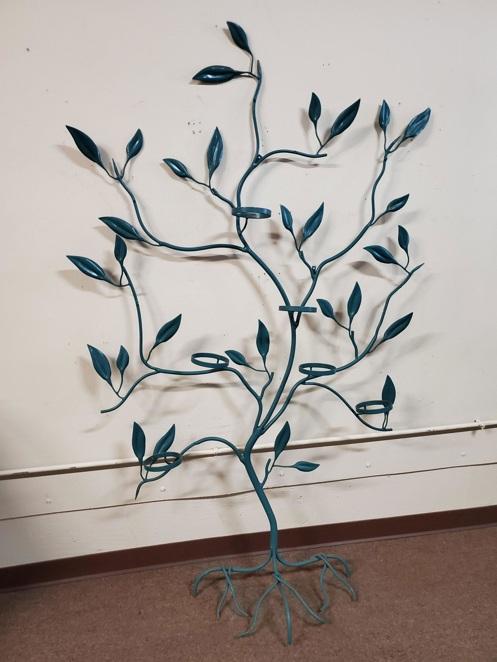 Metal Tree Planter Holder (1 of 3)