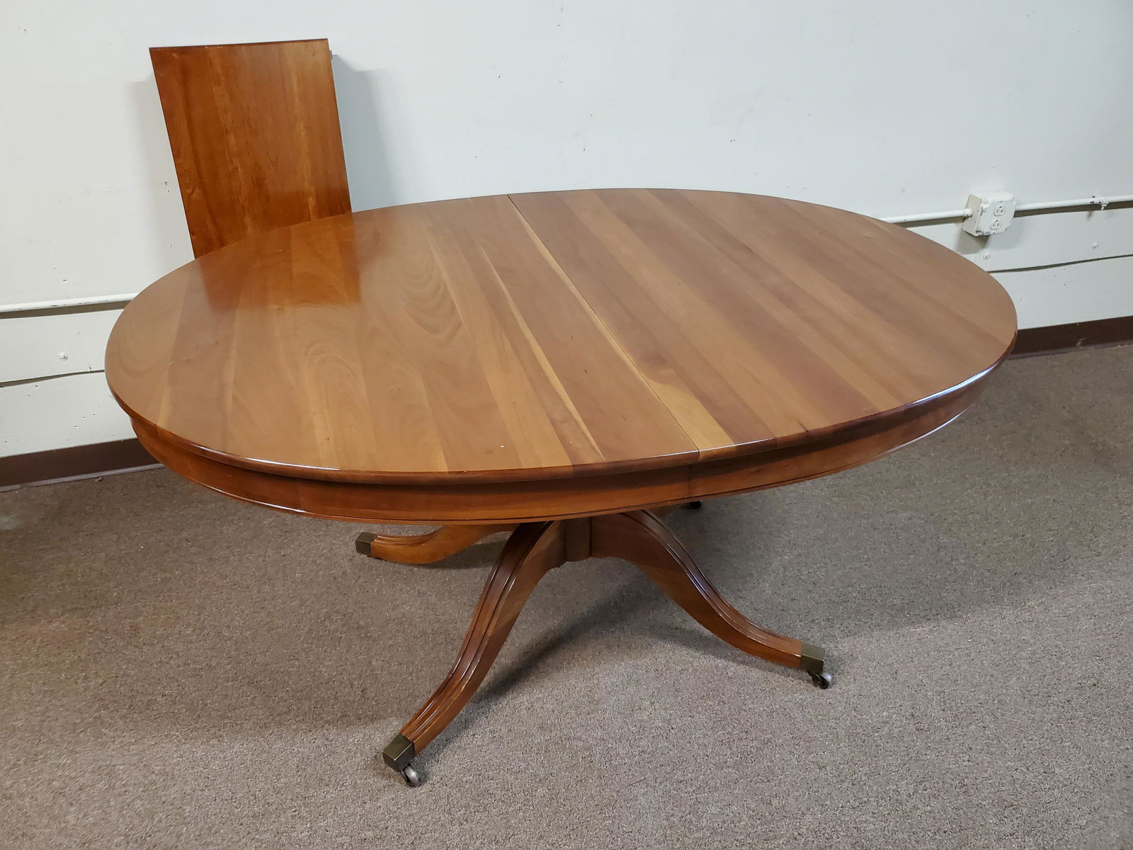 Oval Dining Room Table with Leaf (1 of 3)
